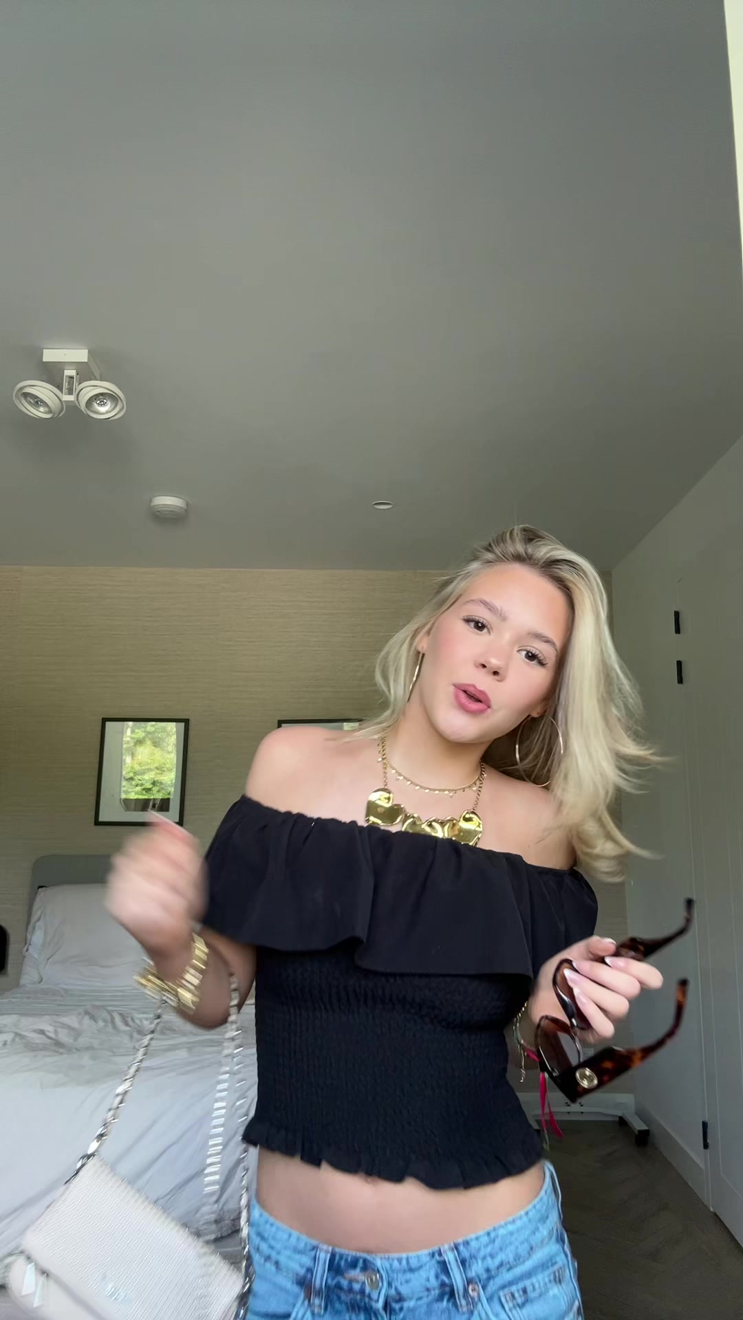 @Vꨄ