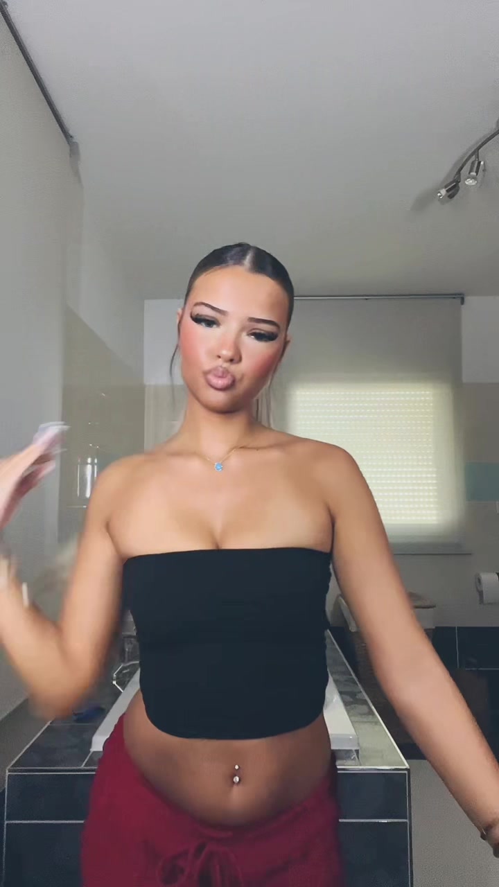 @emilyemnn