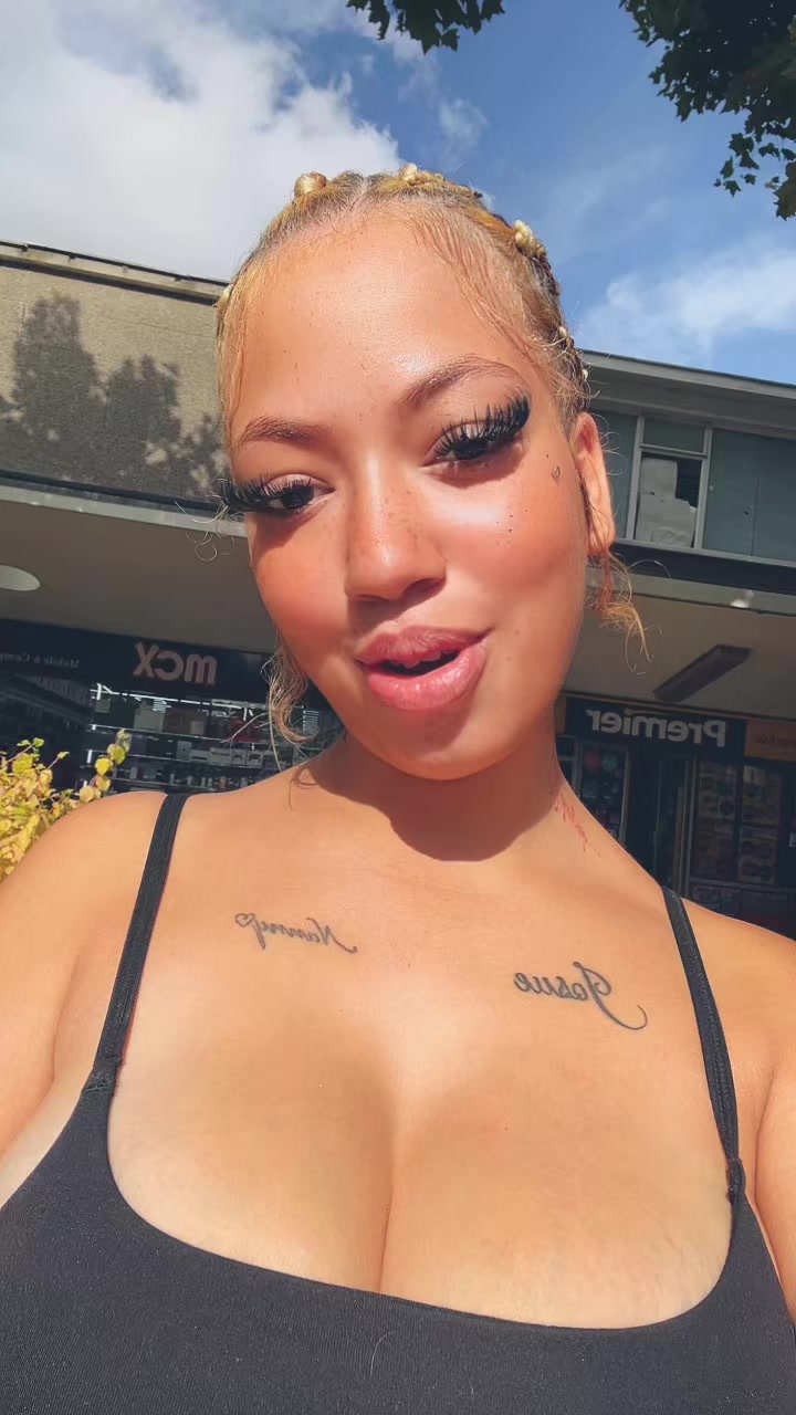 @Ur fave girl 😚