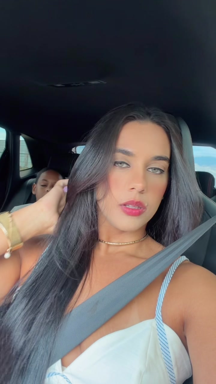 @Janaína