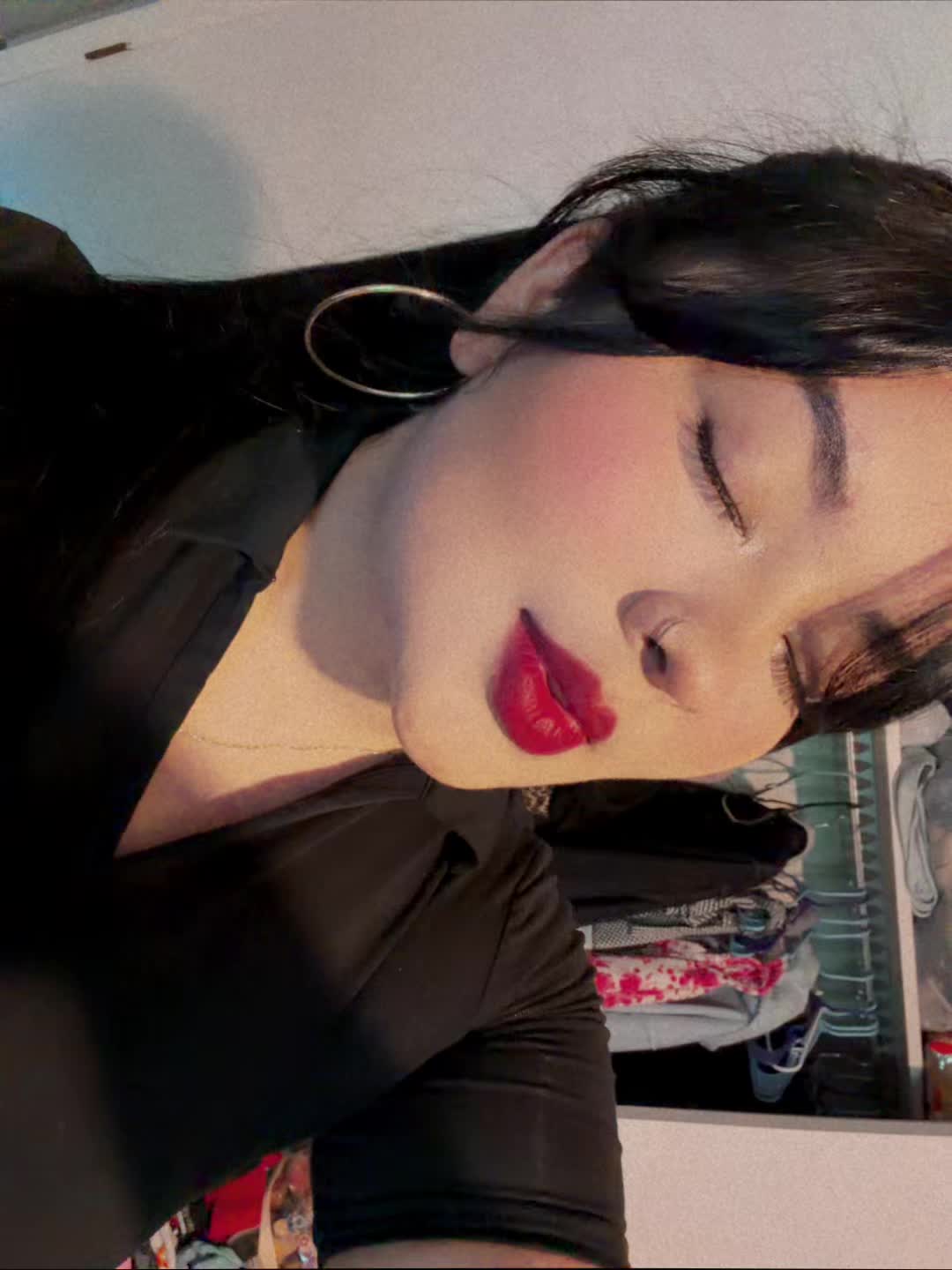 @DANIELA ♡🦇