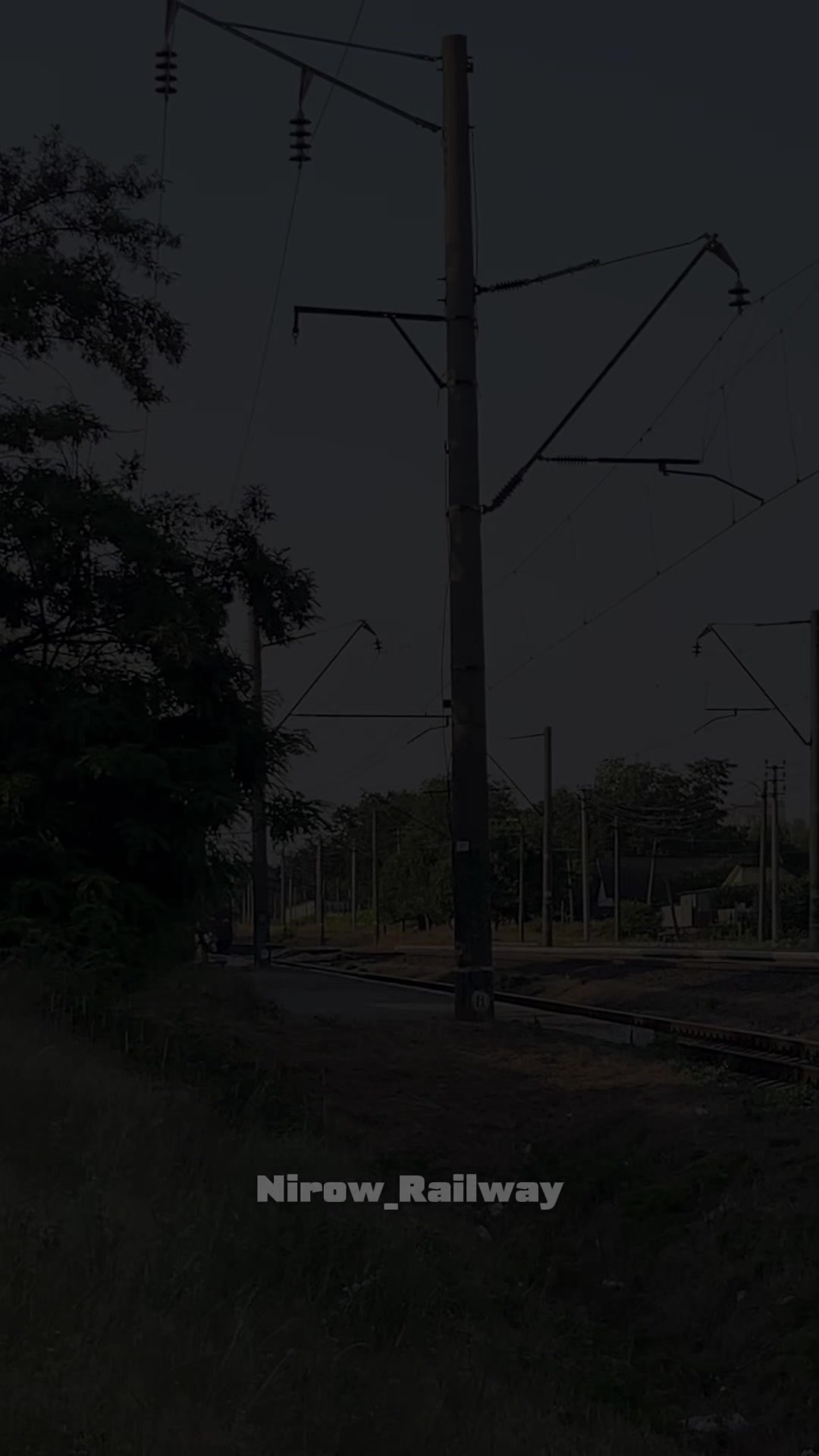 @𝗡𝗶𝗿𝗼𝘄_𝗿𝗮𝟭𝗹𝘄𝗮𝘆🛤️