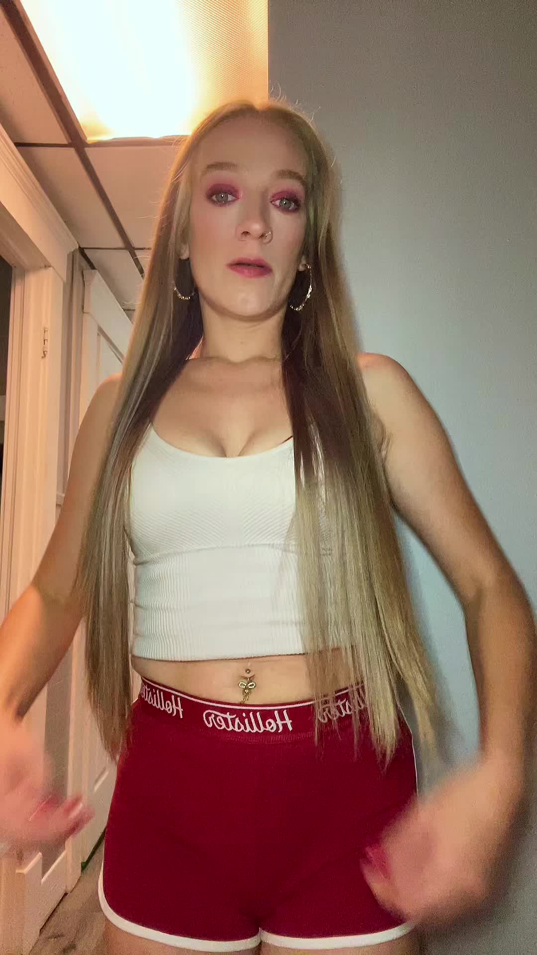 @Courtney Ann❤️🖤