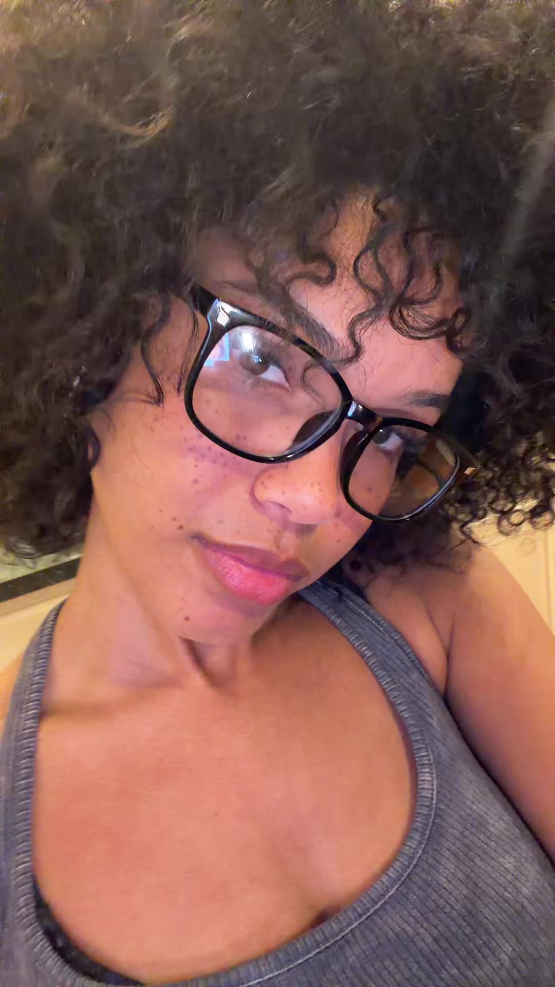 @🧔🏾♀️