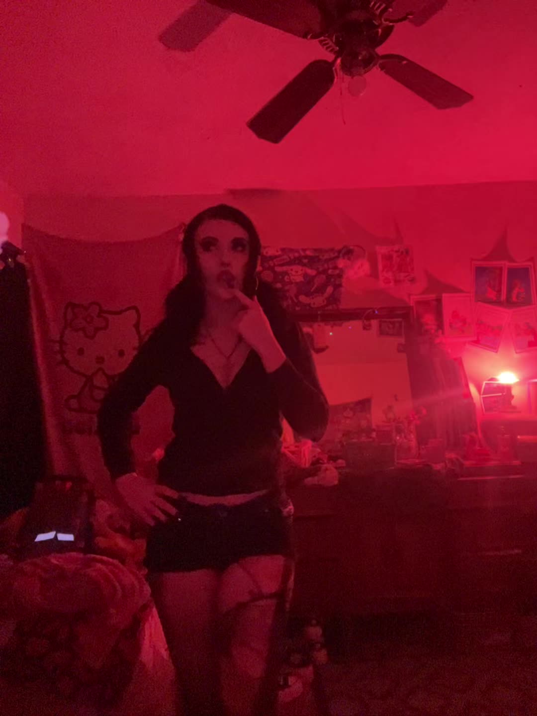 @v4mp_d0llrot4u