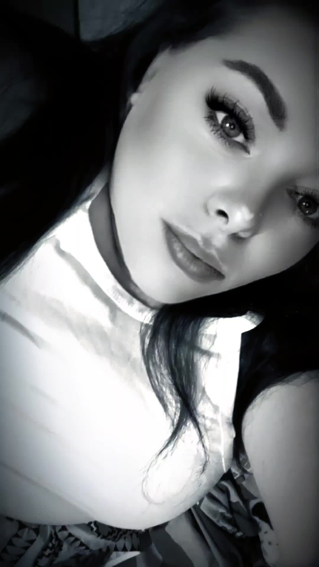 @🍒𝒮𝒽𝒶𝓃𝒶 ~𝓁o𝓊𝒾𝓈𝑒🍒