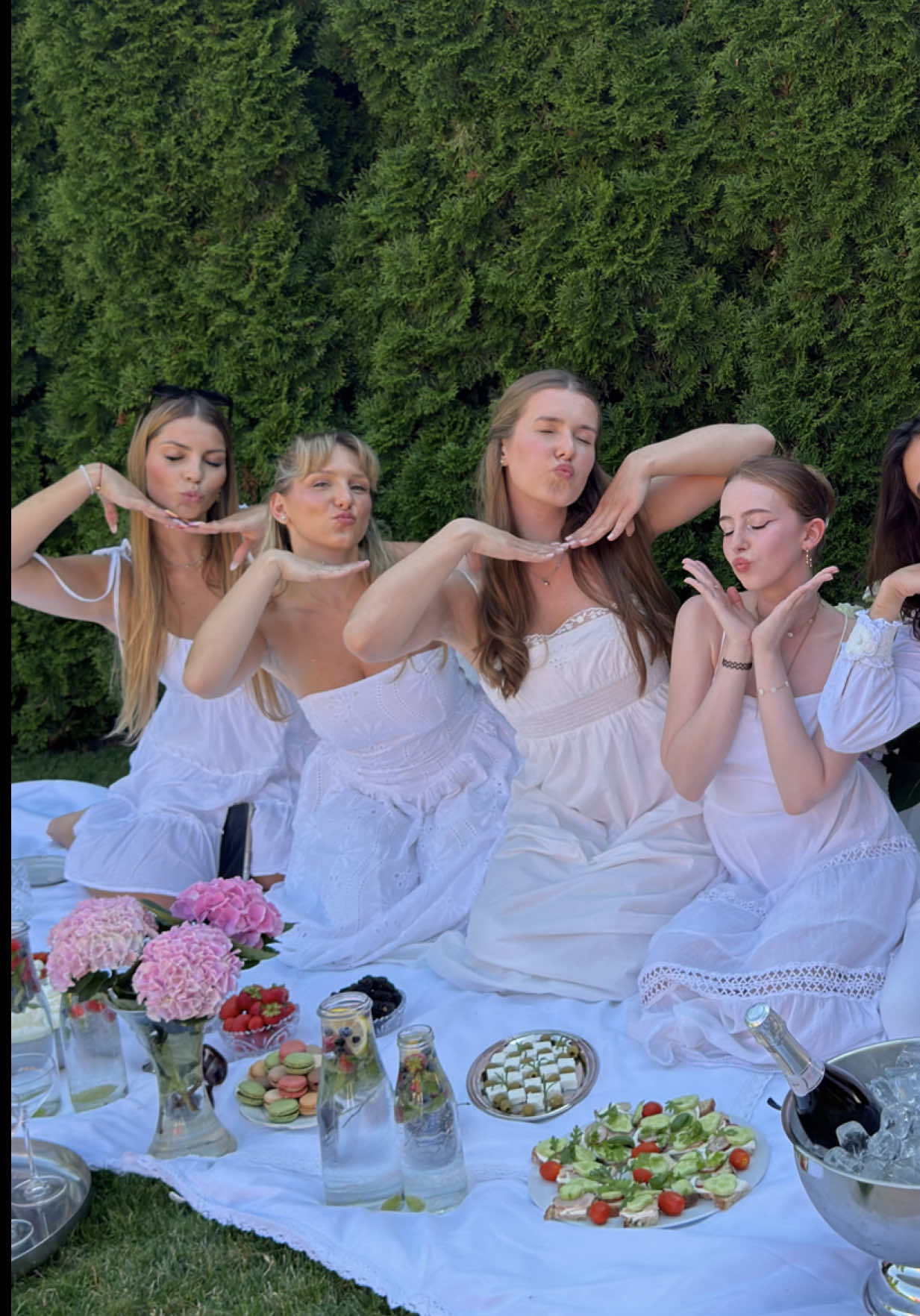 @𝙰𝚕𝚎𝚔𝚜𝚊𝚗𝚍𝚛𝚊🦋