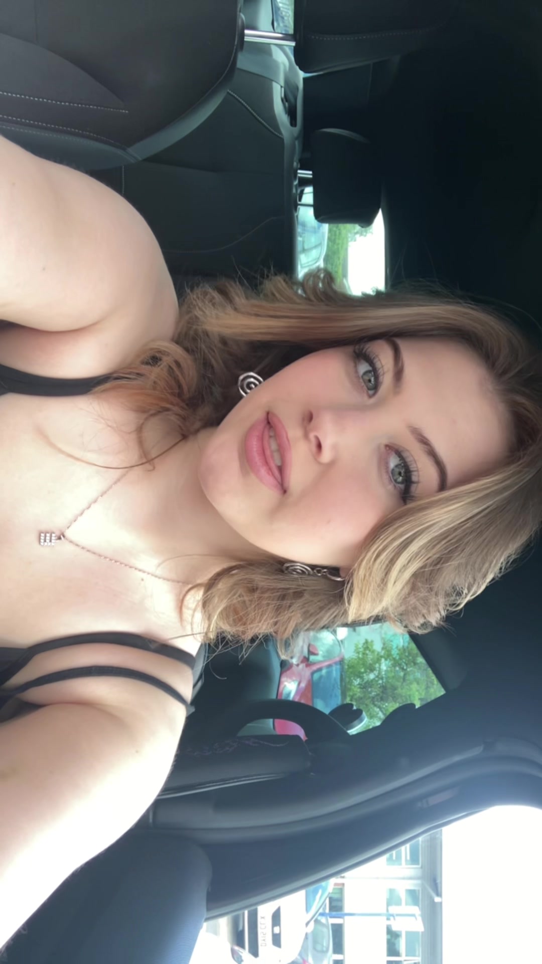 @Evie 🖤