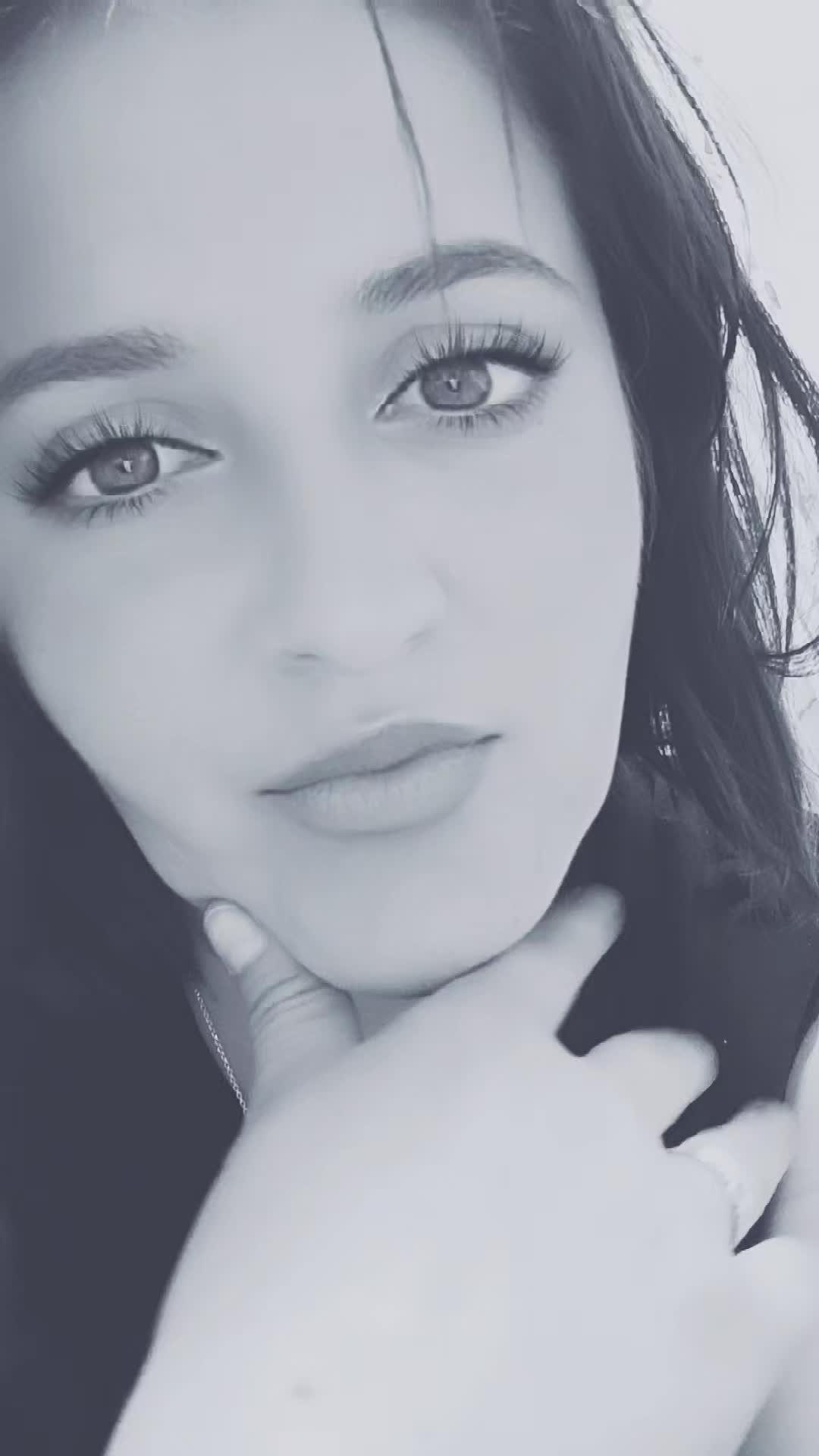@Cris37yas10