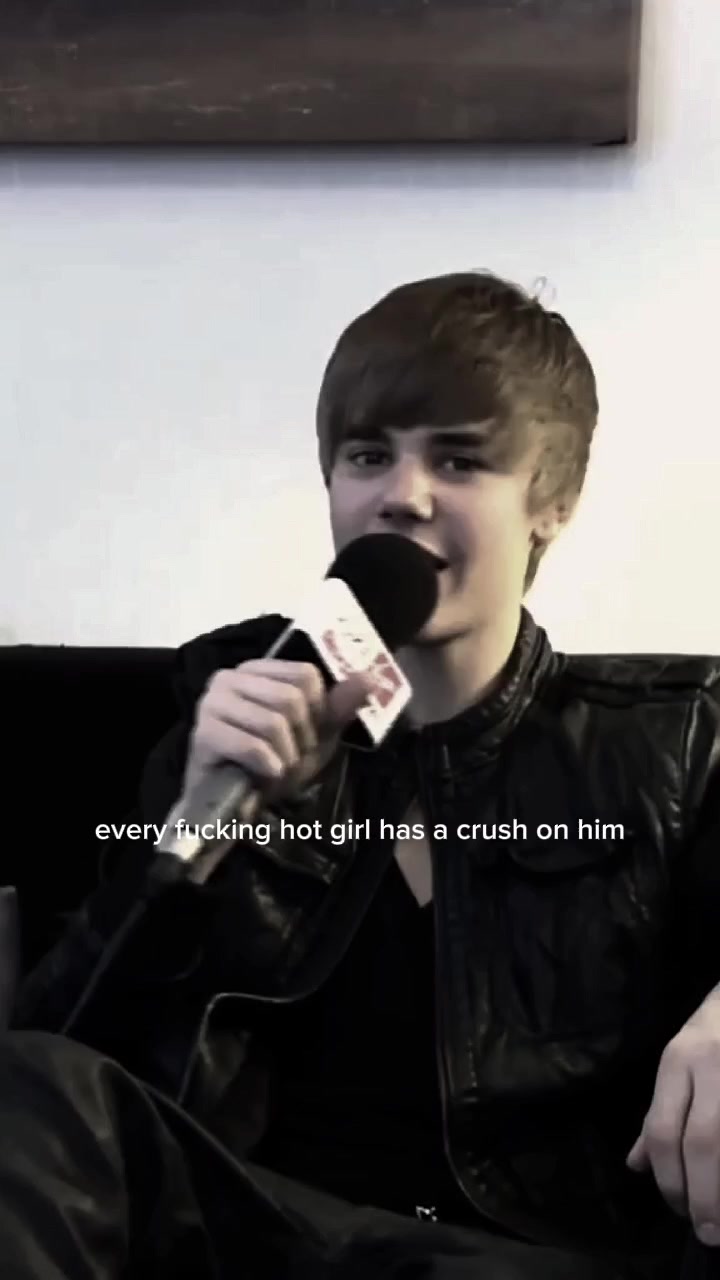 @im not fan im belieber 😭😭😭