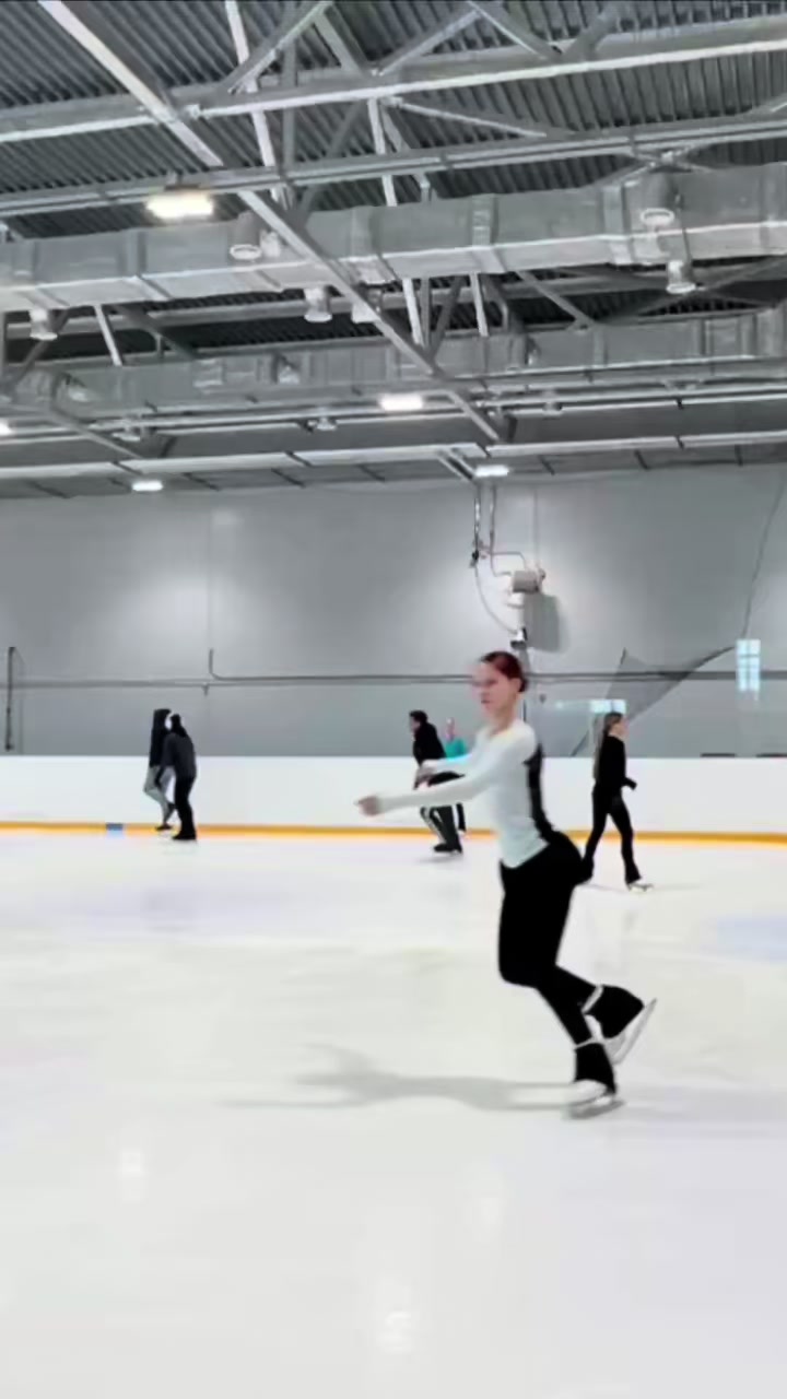 @KIRA POPOVA