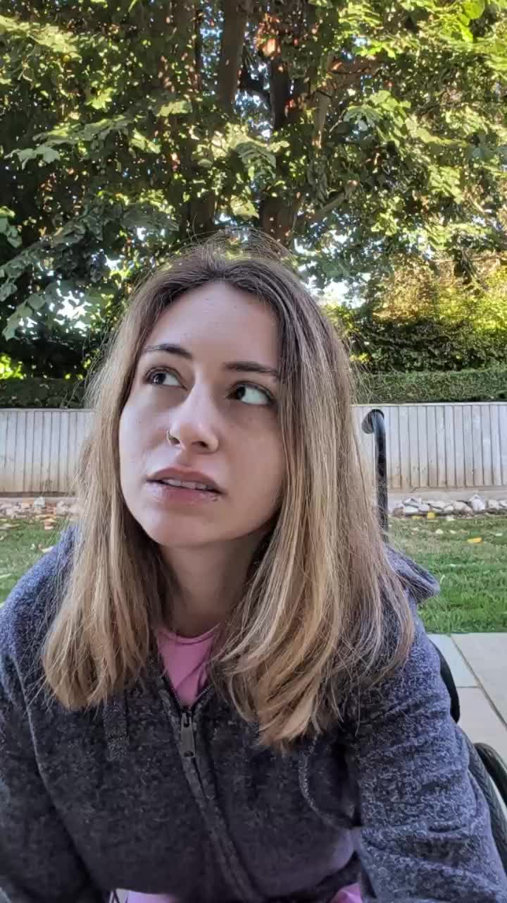 @HR