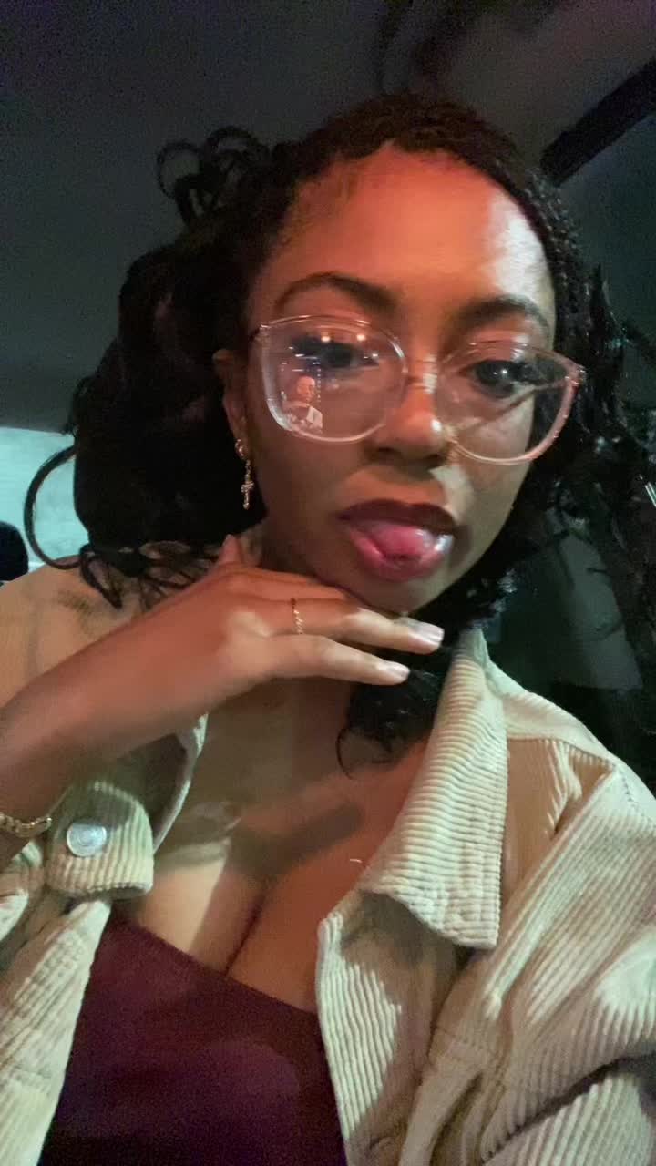 @monaberry_