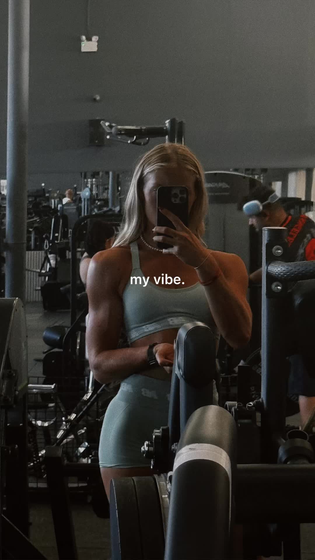 @ellourafit
