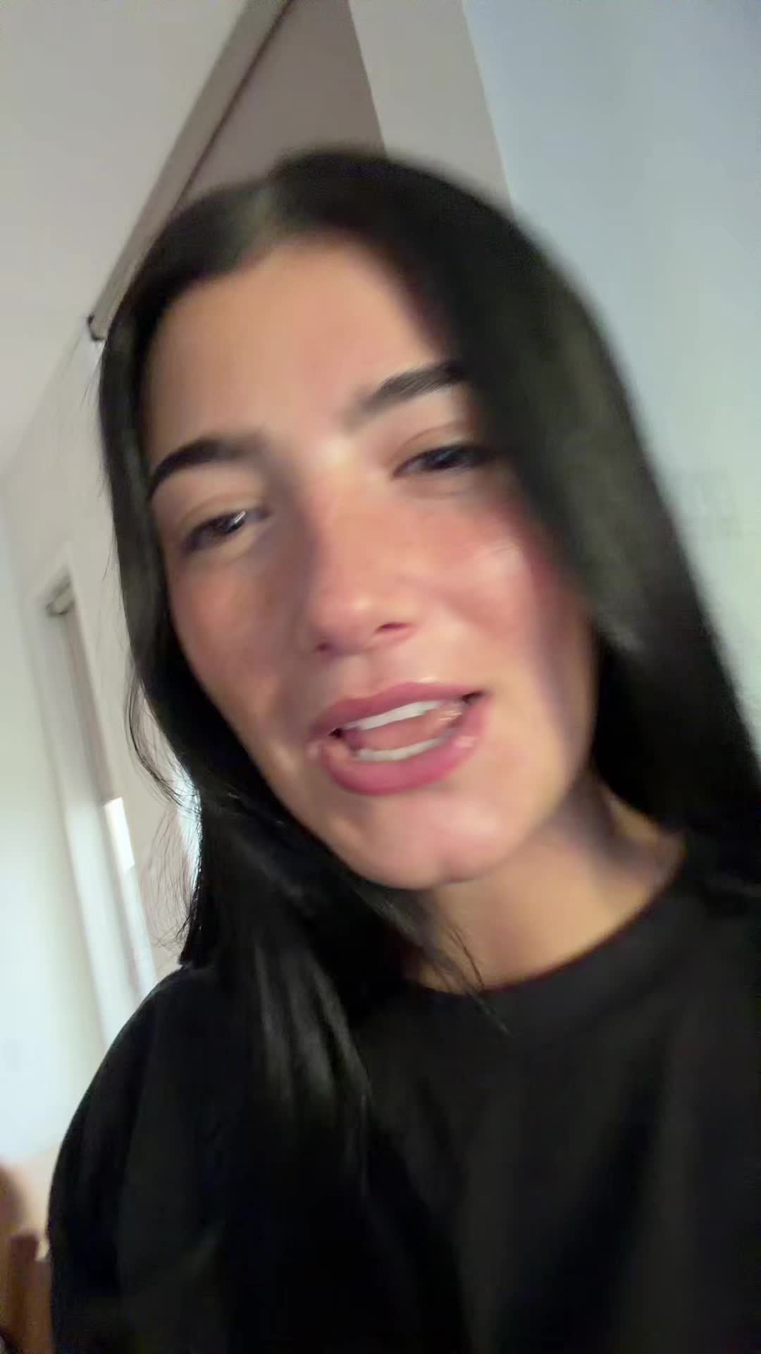 @charli d&rsquo;amelio