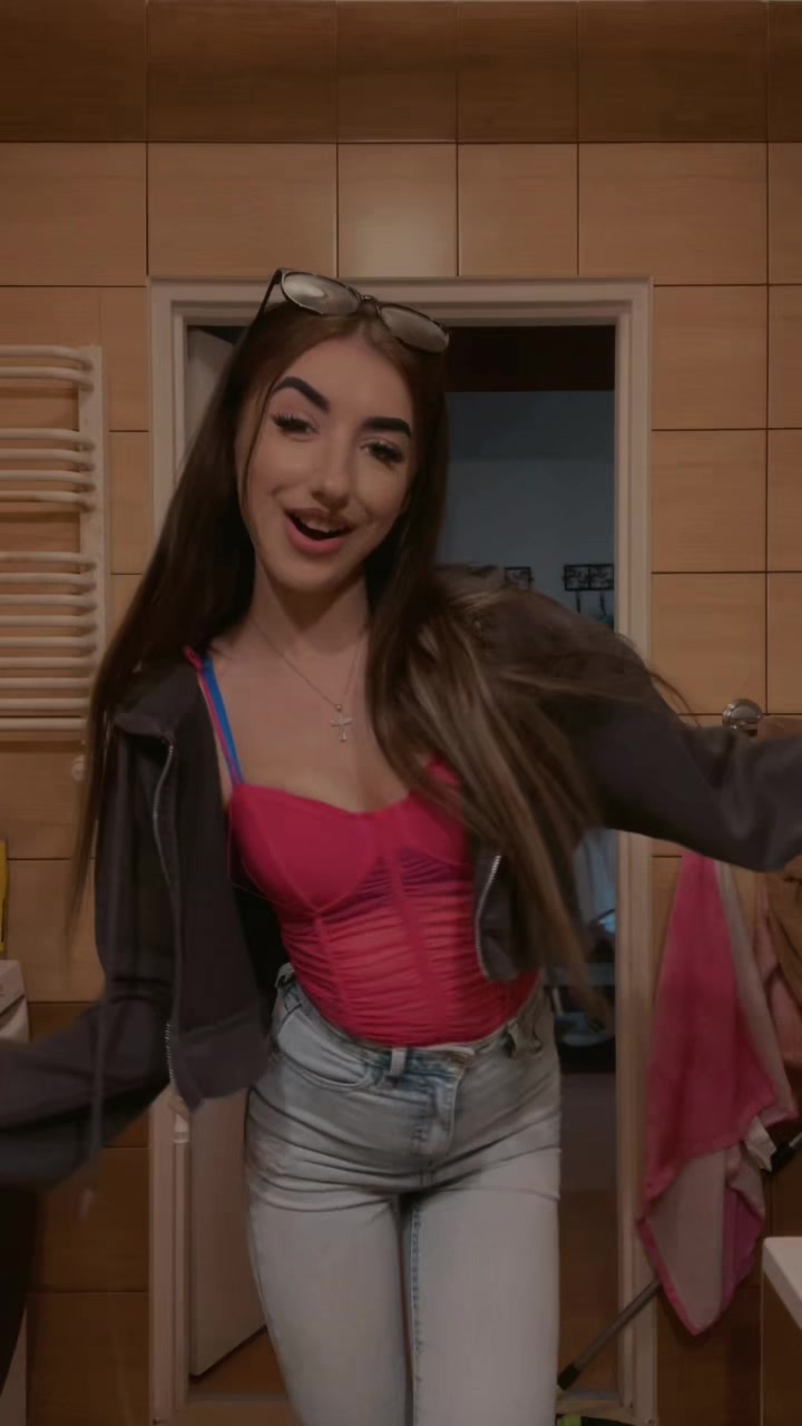 @_beluniaaa_