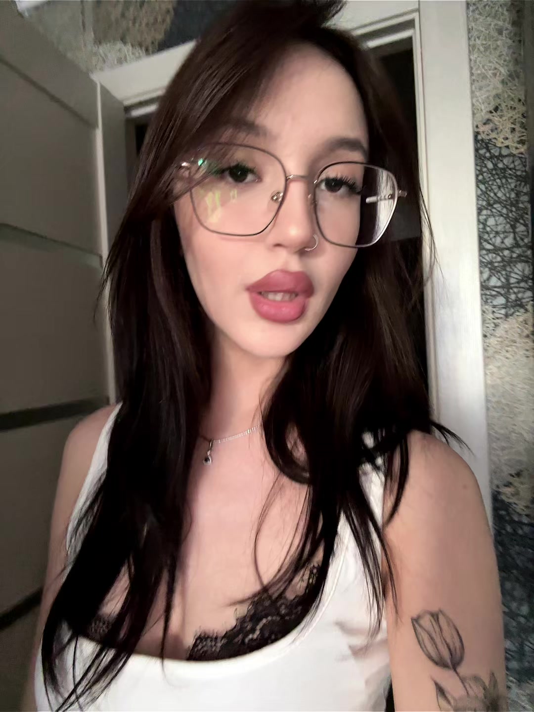 @ꫂ ၴႅၴ