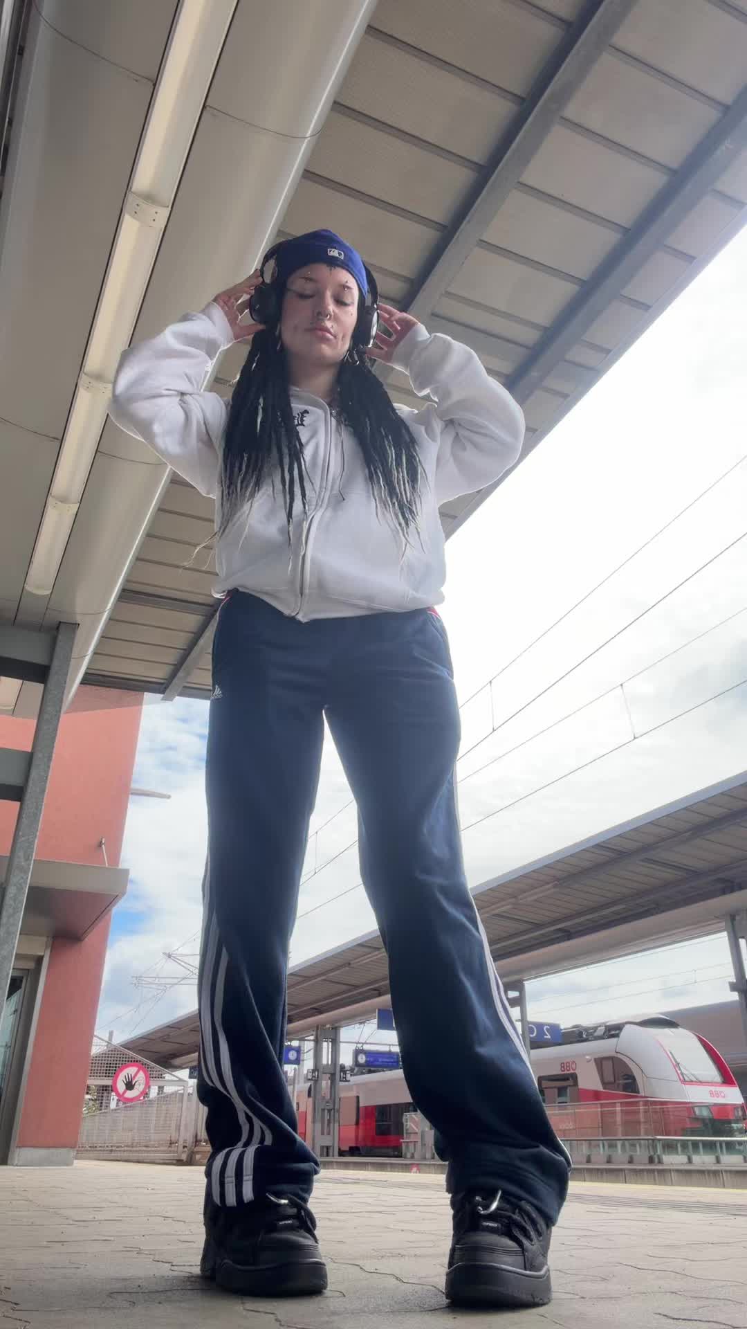 @nessamik2.3