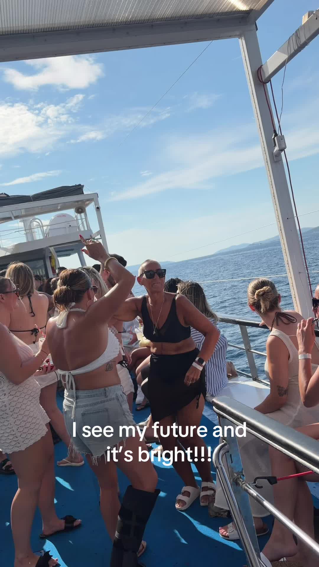 @Out To Sea - Split Boat Party