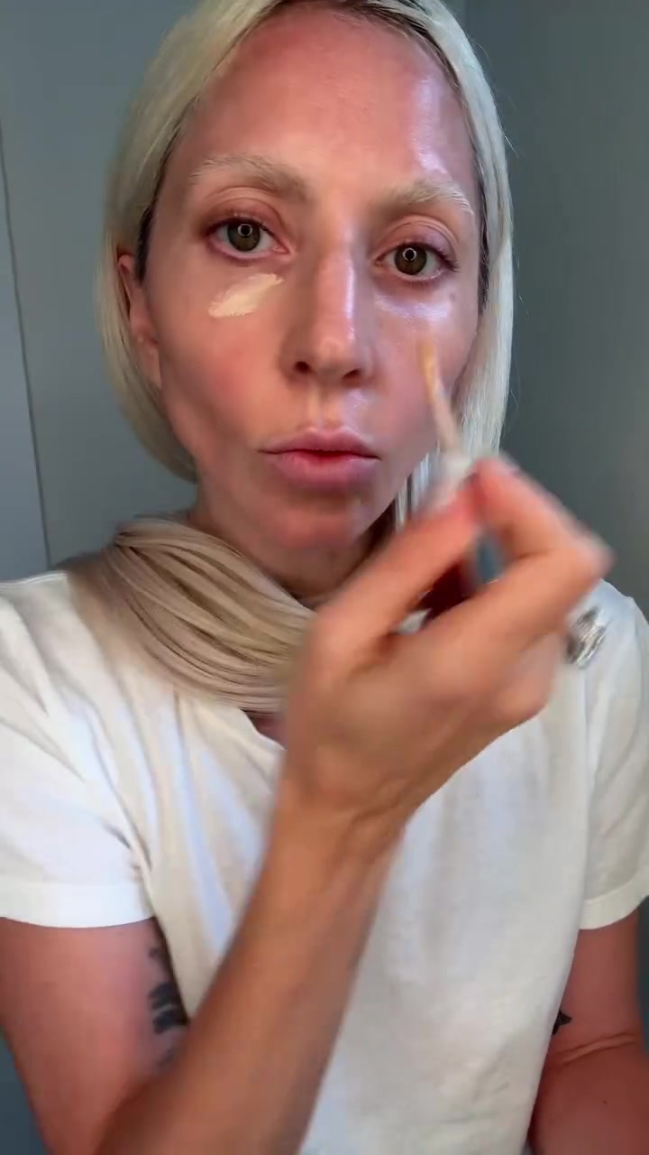 @HELLO! Canada Magazine