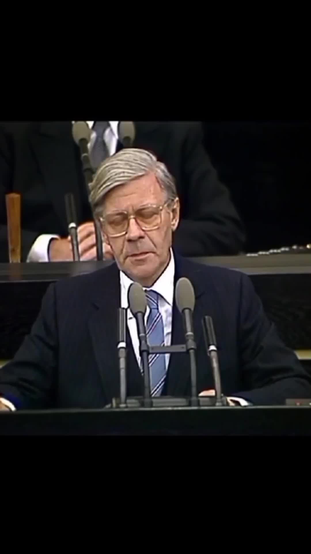 @AltKanzlerHelmutSchmidt.clips