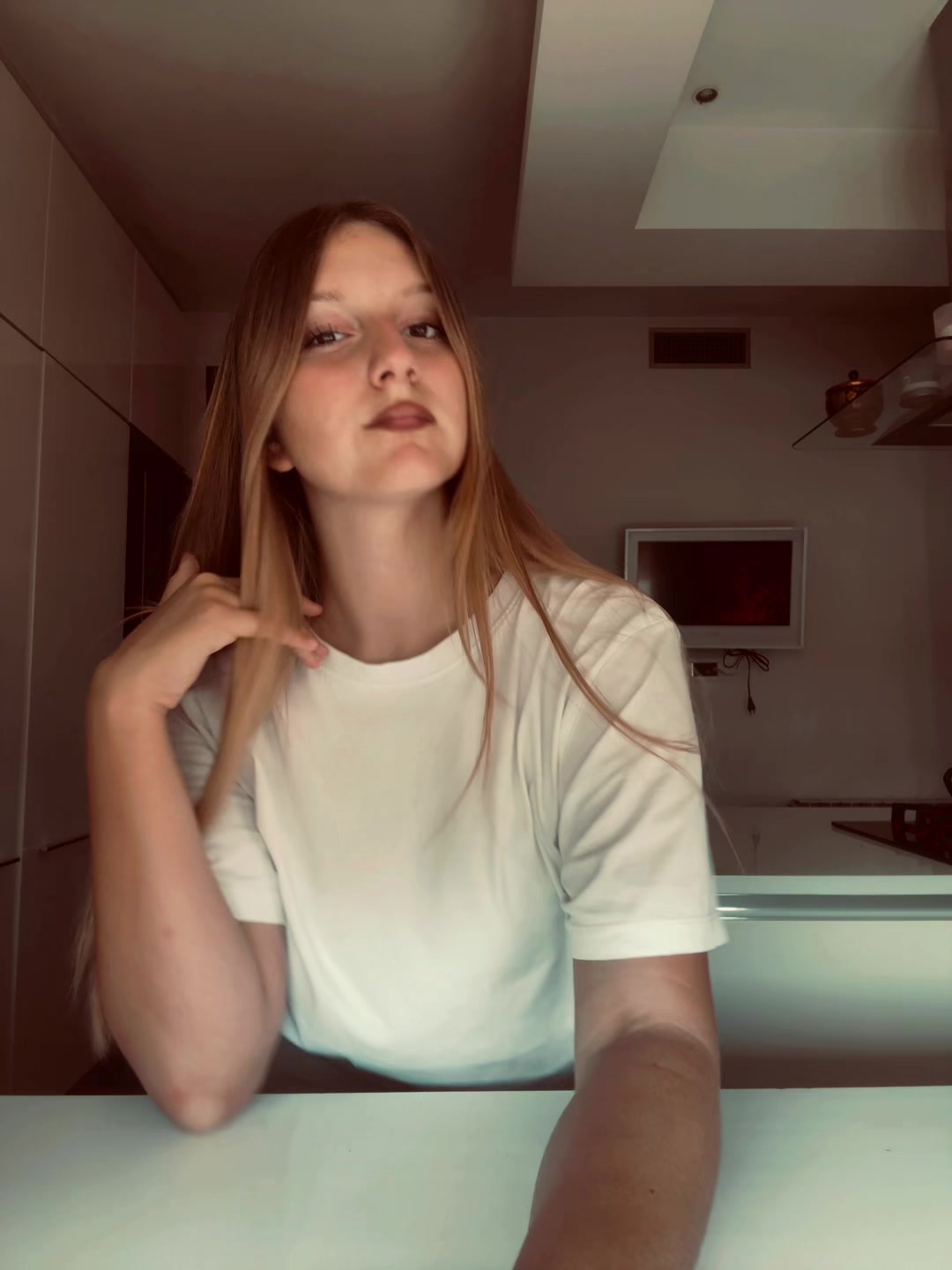 @𝟐𝟐