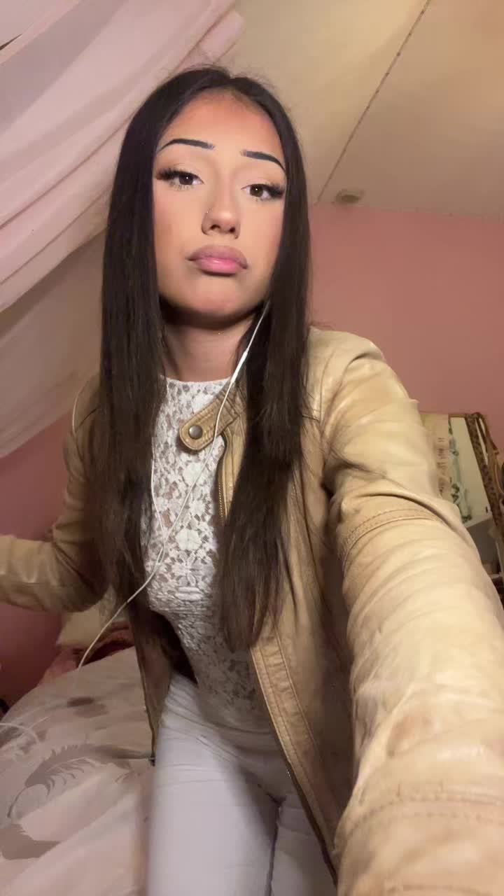 @𝓁𝒶𝓊𝓇𝒶 🪽
