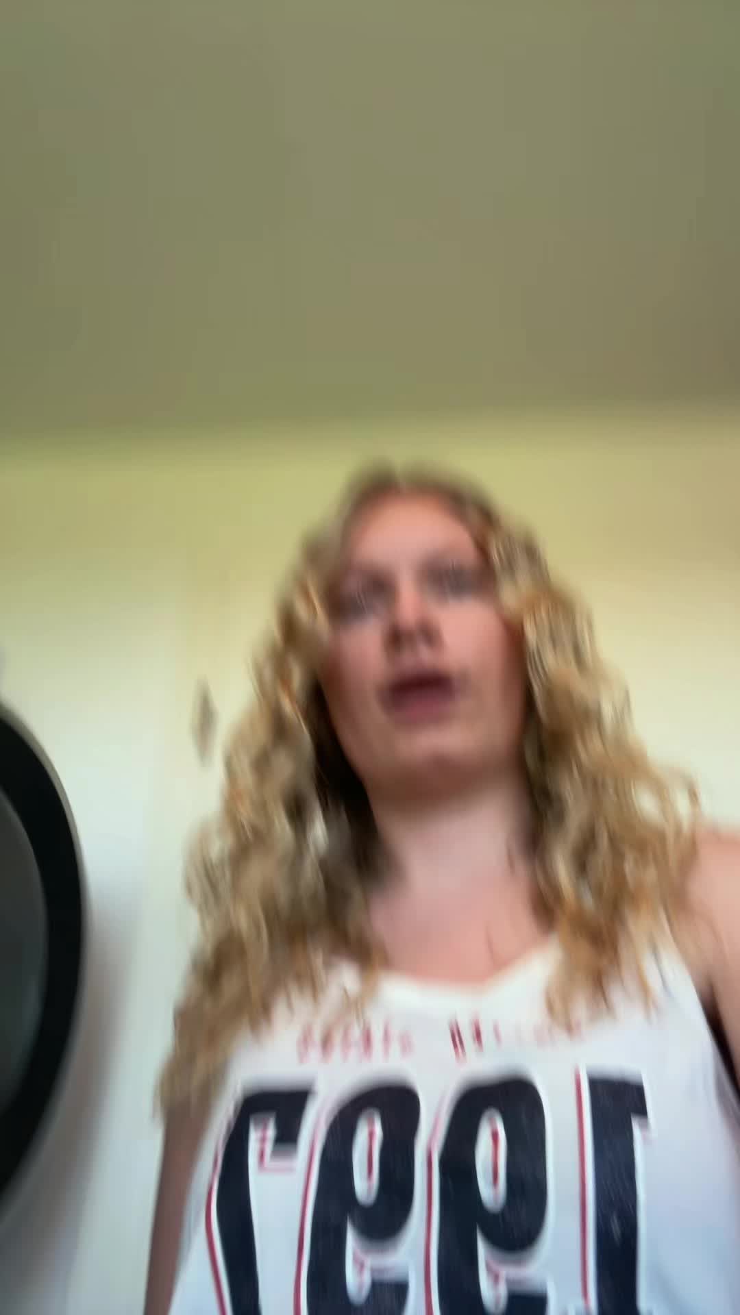 @justlarathings