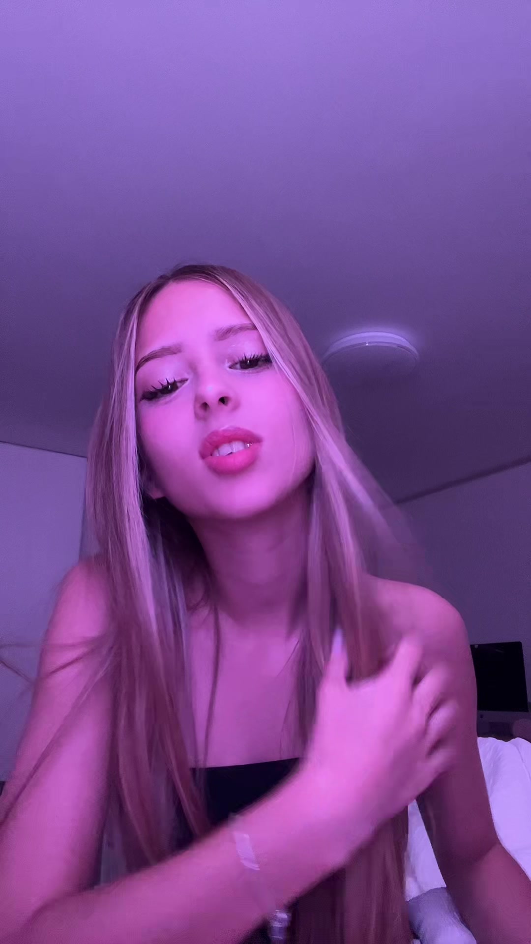 @𝒍𝒐𝒓𝒆
