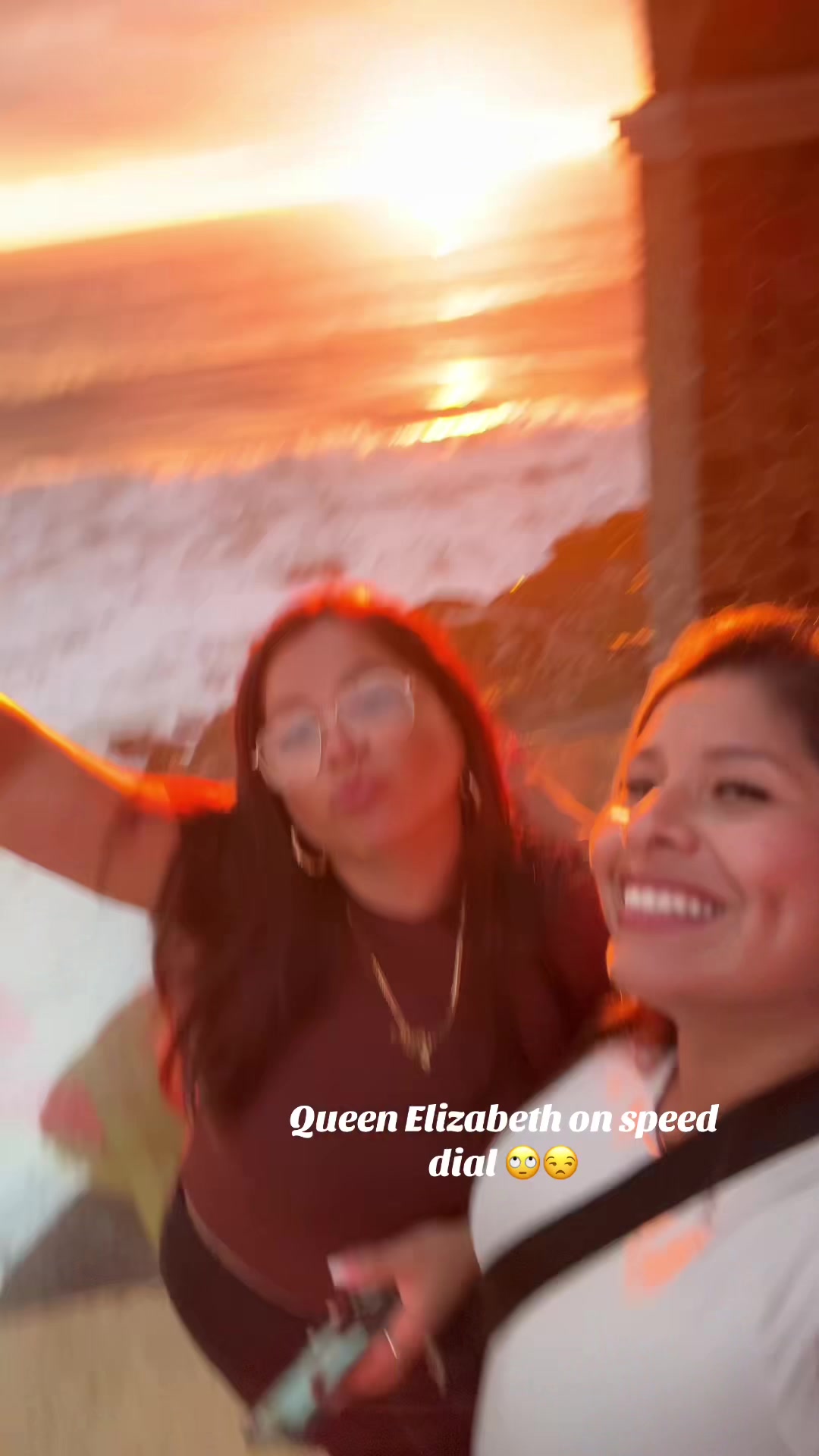 @laura_ari