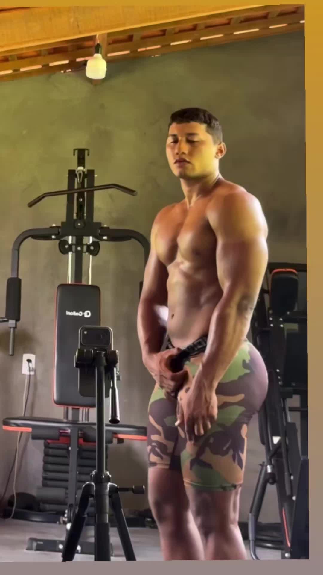 @Bootykon