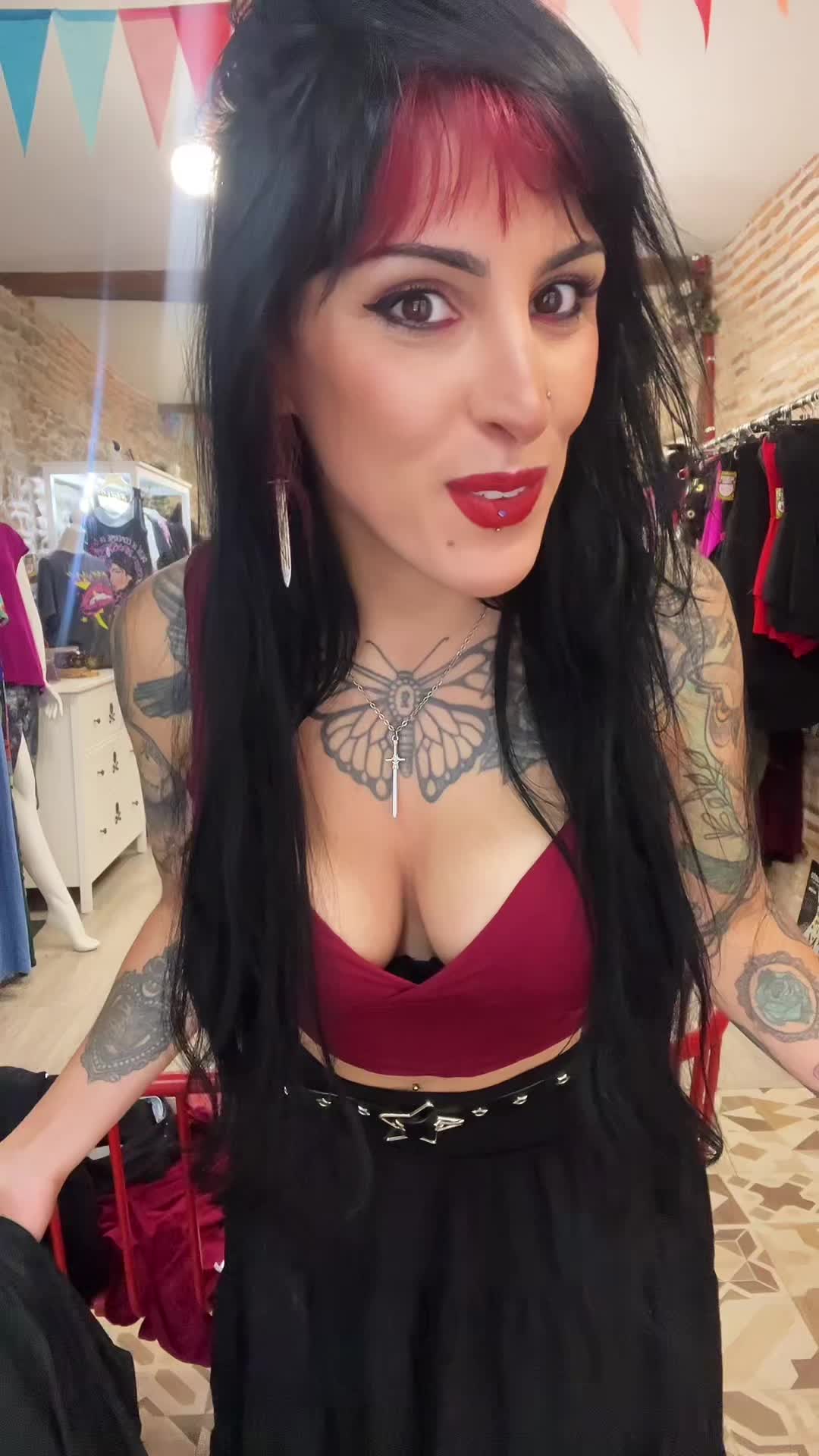@Artistinta
