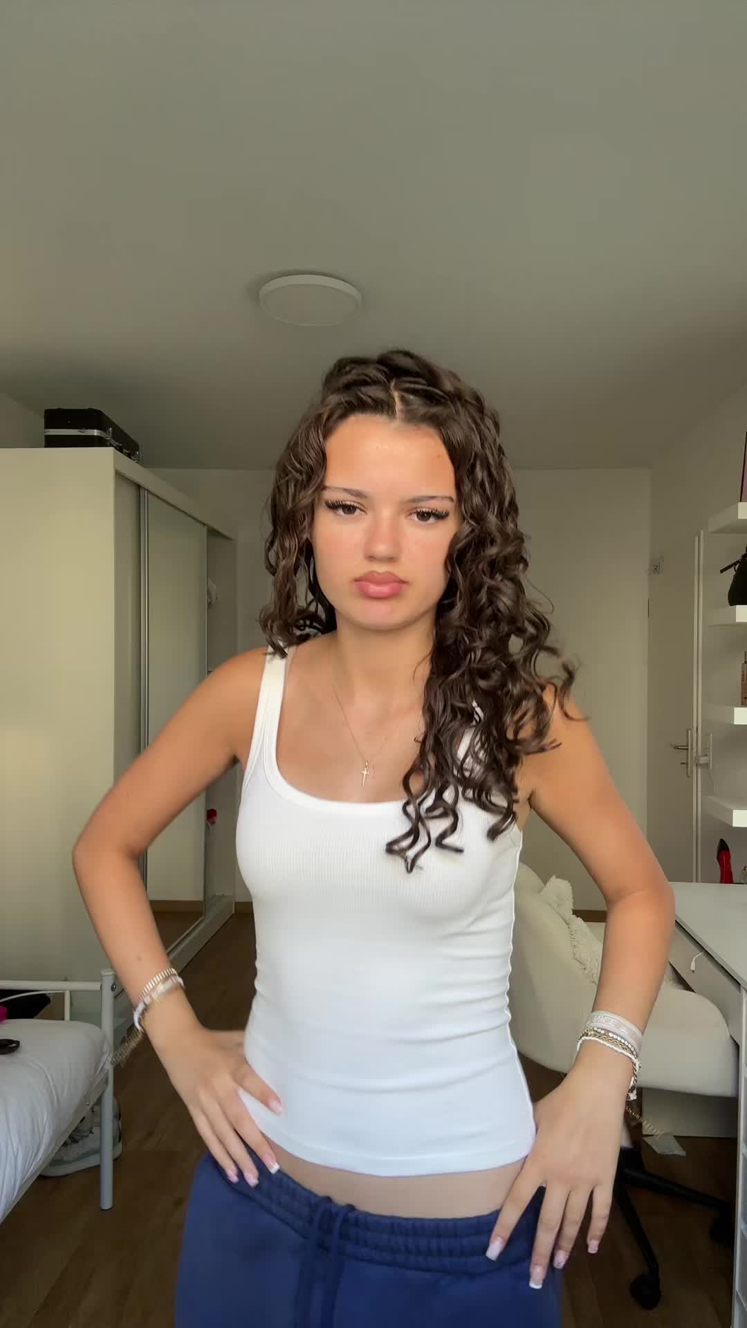 @user438537890