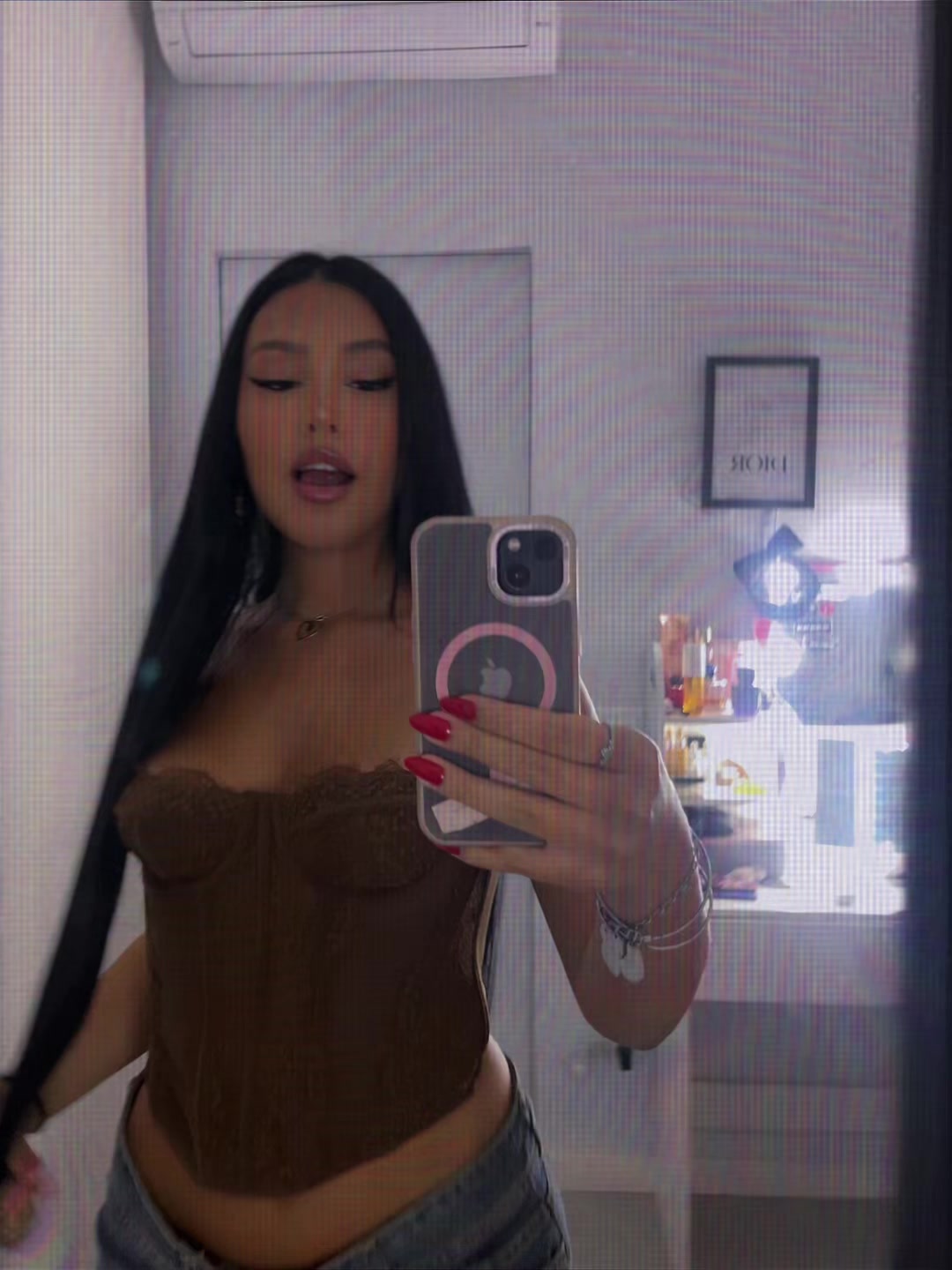 @𝐌