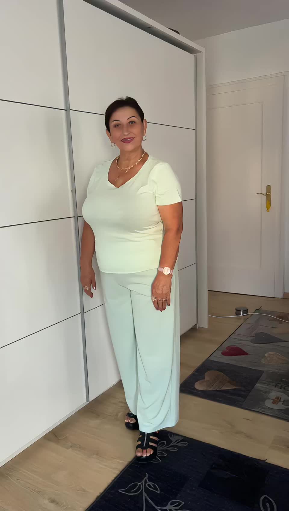 @Laraaa