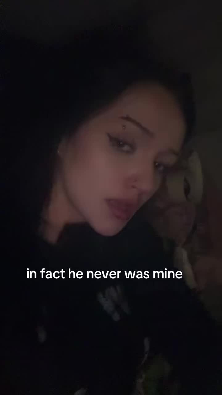 @𖣂