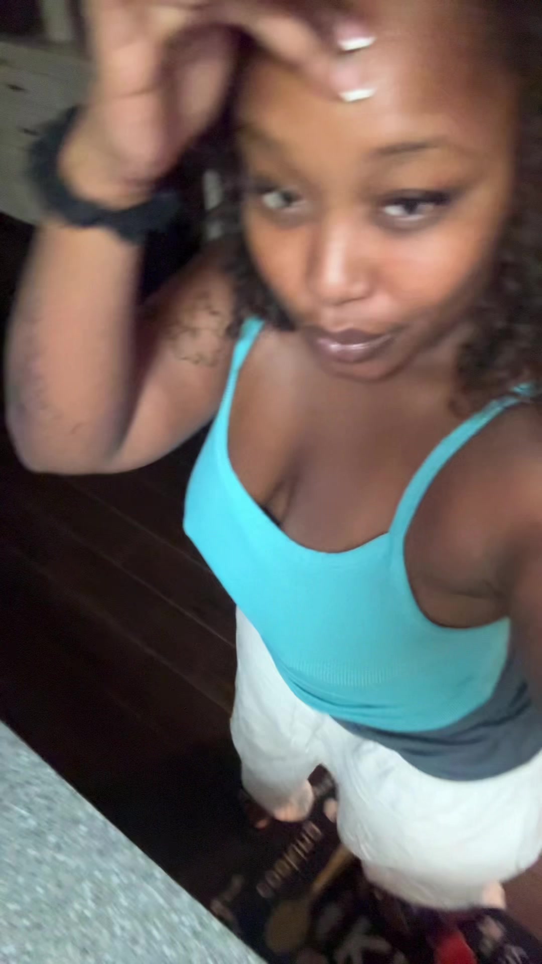 @LovNia_