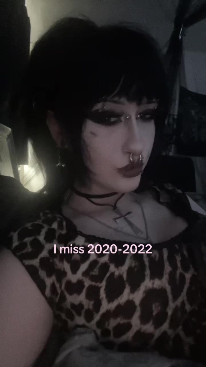 @𝔰𝔦𝔯𝔦𝔰 𓋹🧟&zwj;♀️ ݁ ˖ִ
