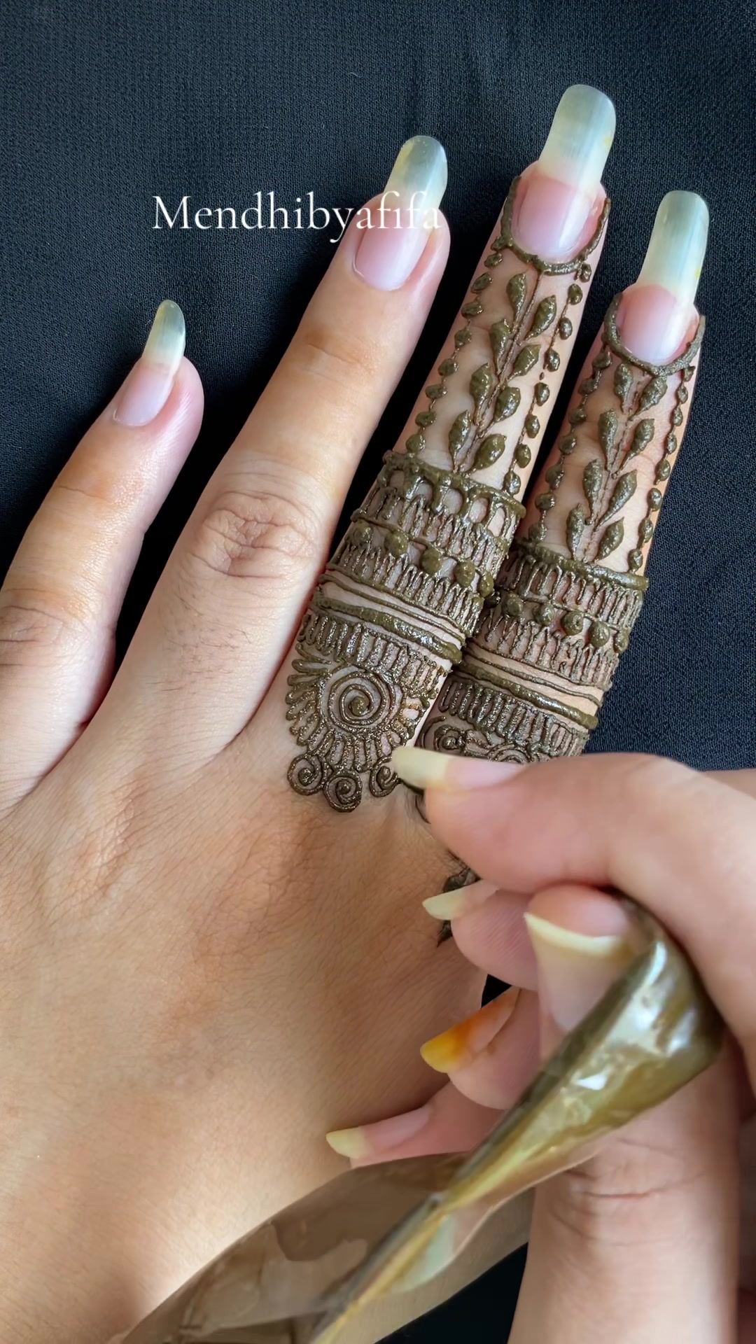 @Afifa_henna