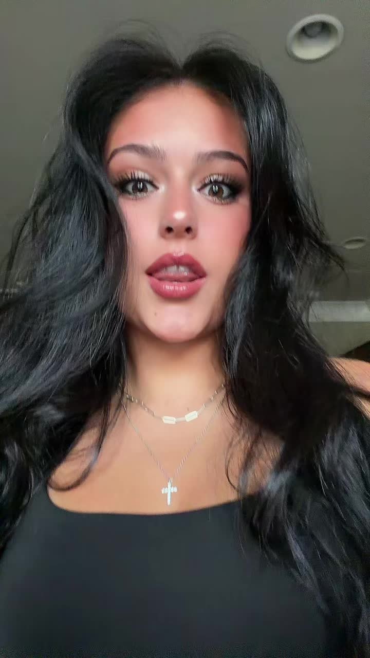 @𝐻𝒶𝓃𝓃𝒶𝒽