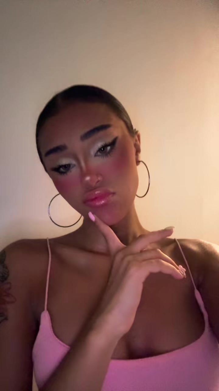 @hellenaslh