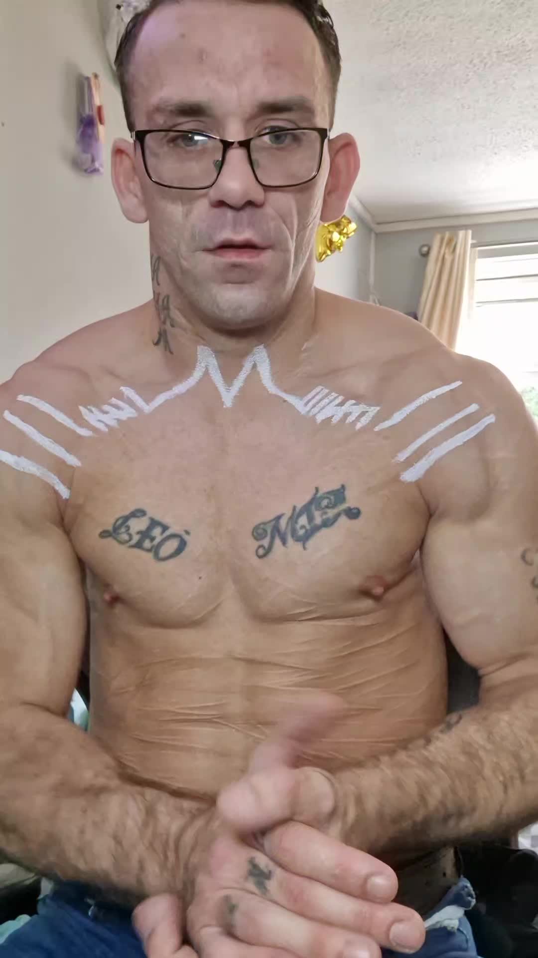@Michael Lloyd/bodybuilder
