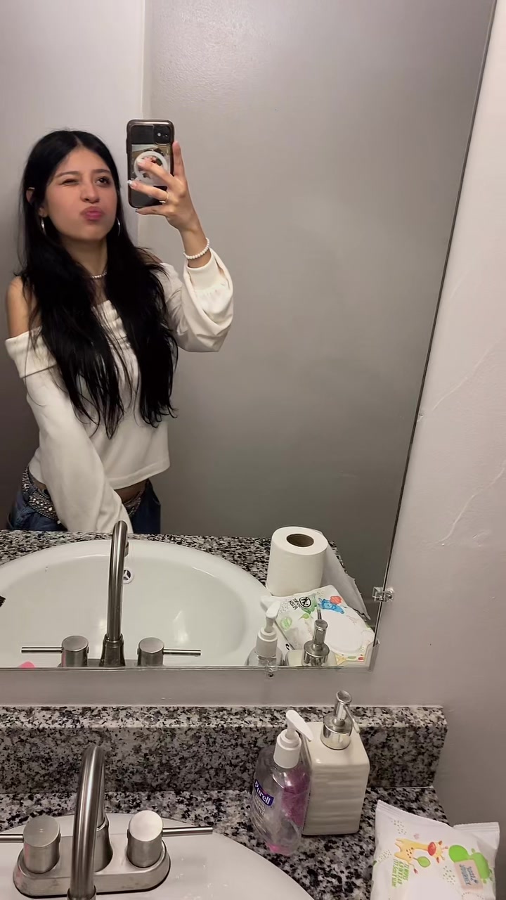 @Aryy