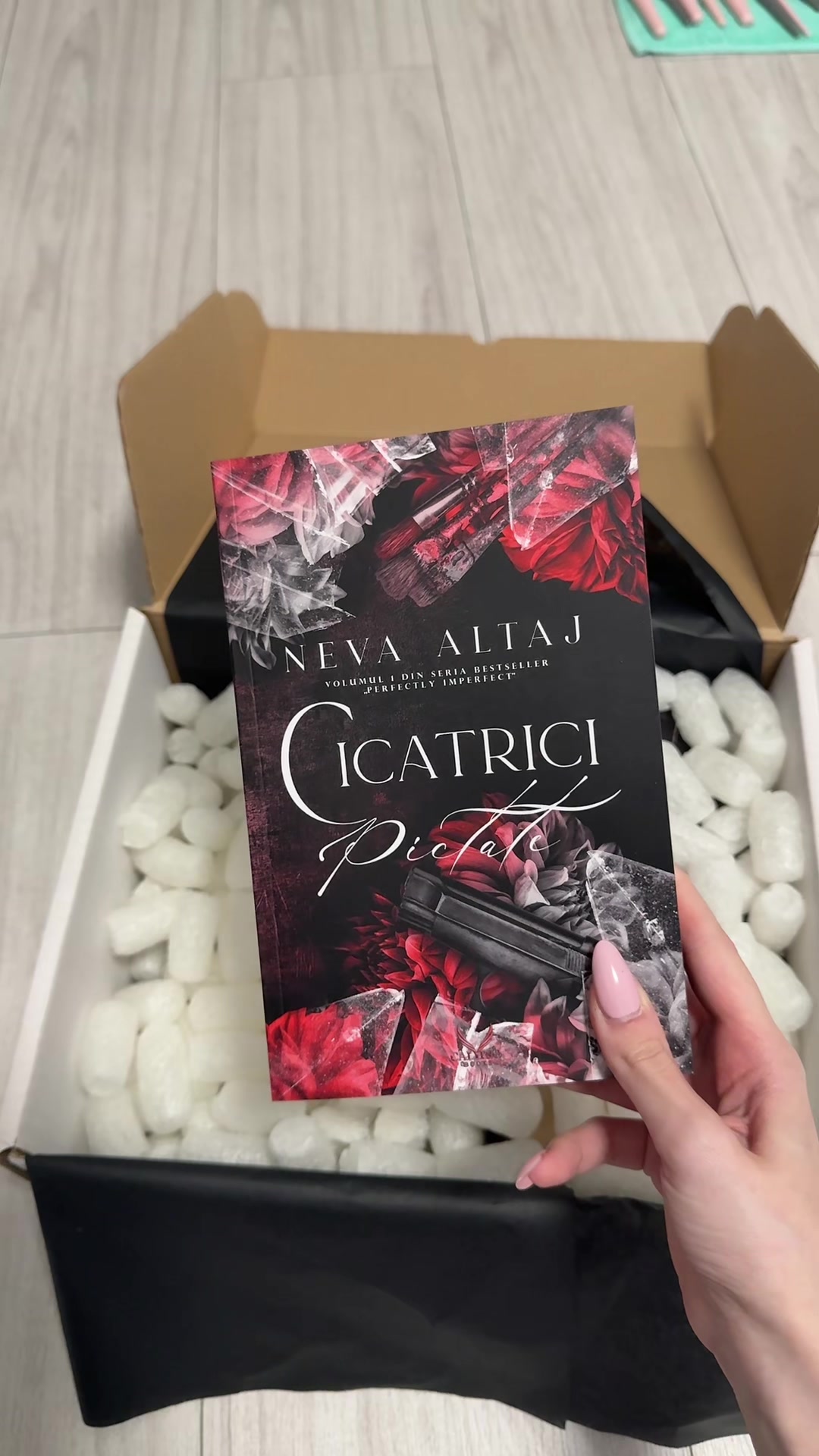 @Ioana is reading 🎀
