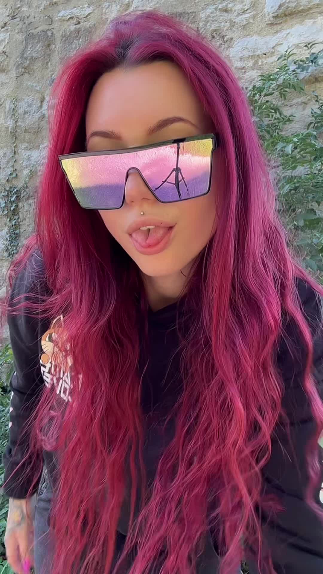 @Vera