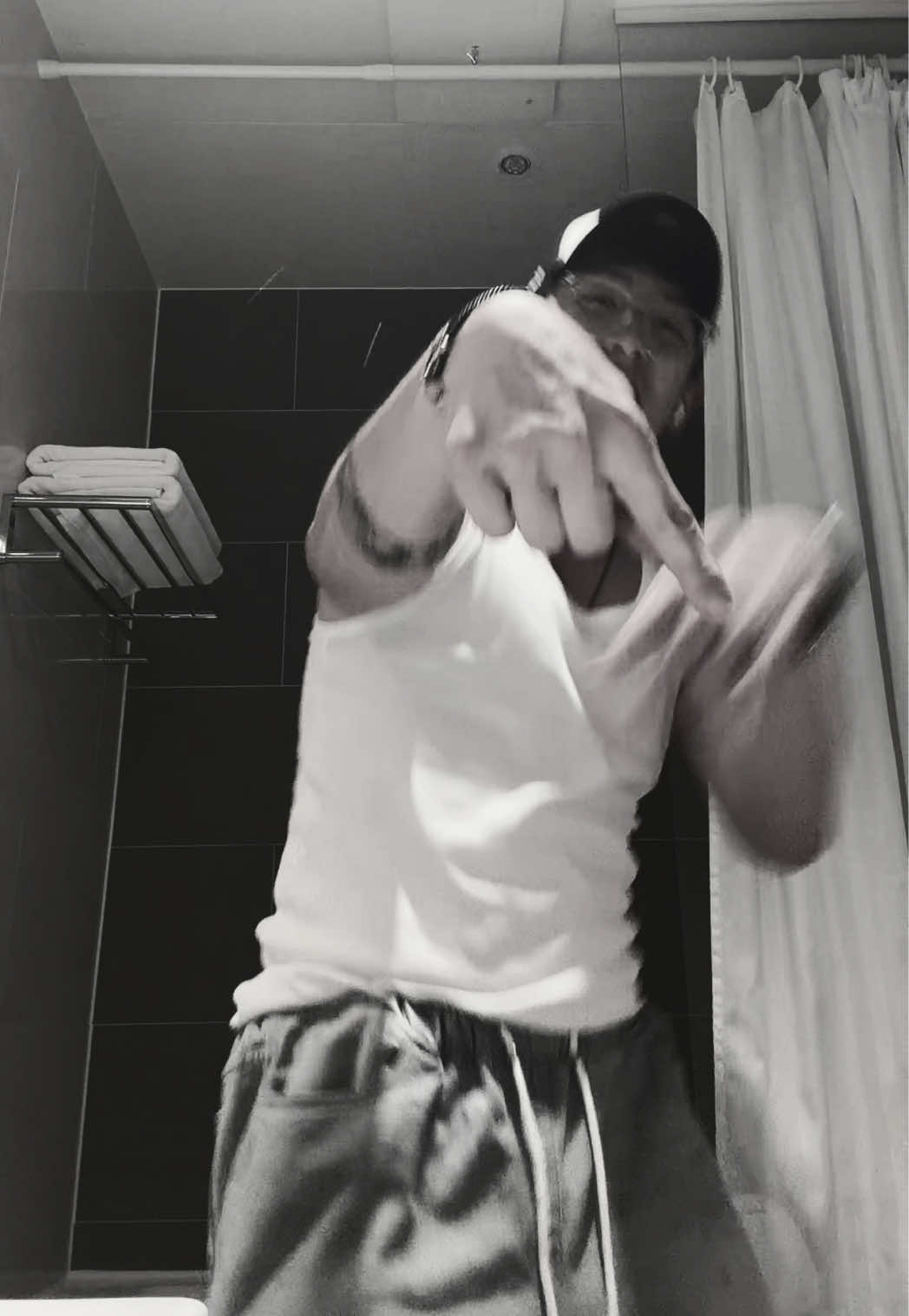 @elliotyjyou