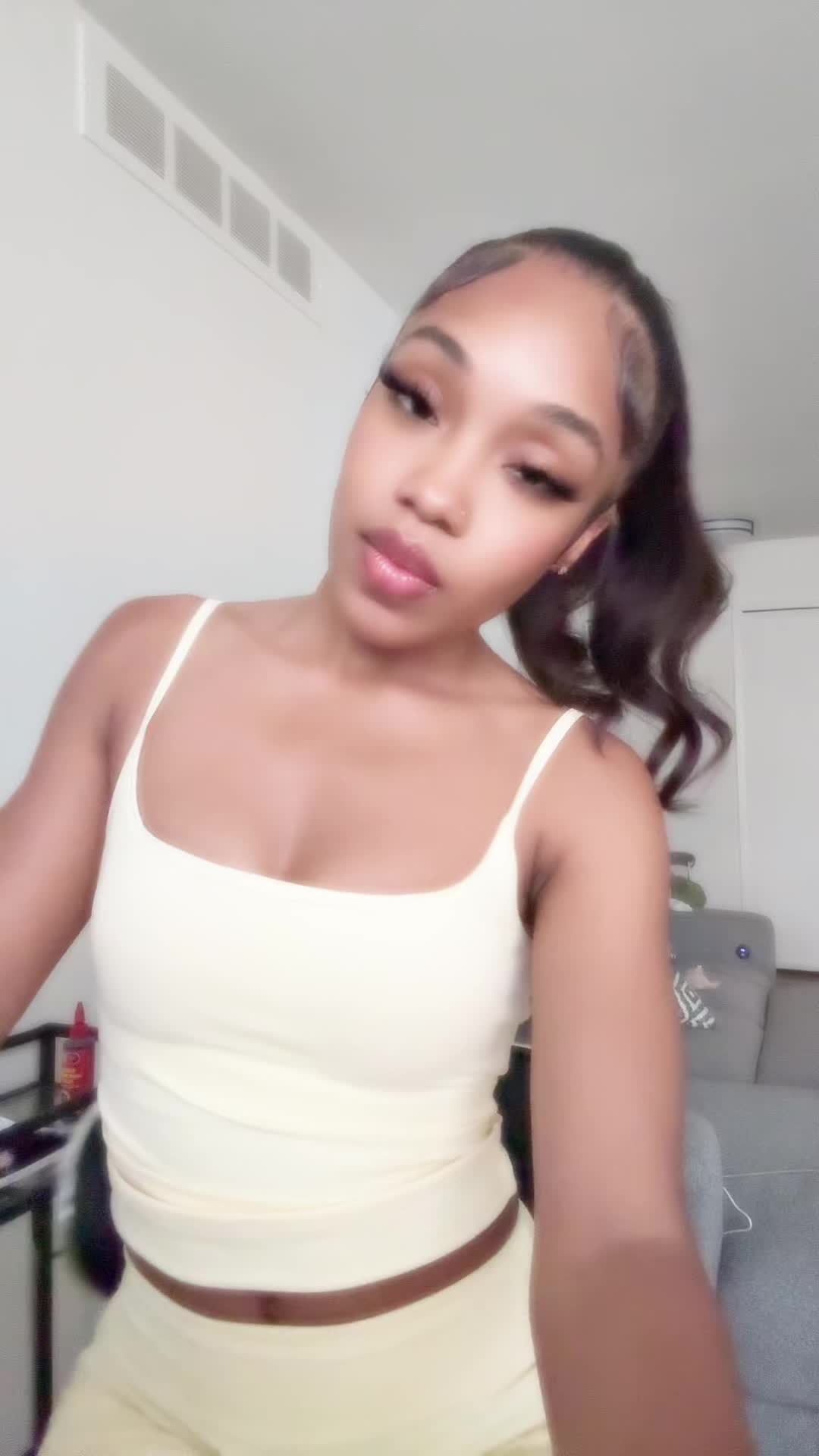 @Icedbyniya._