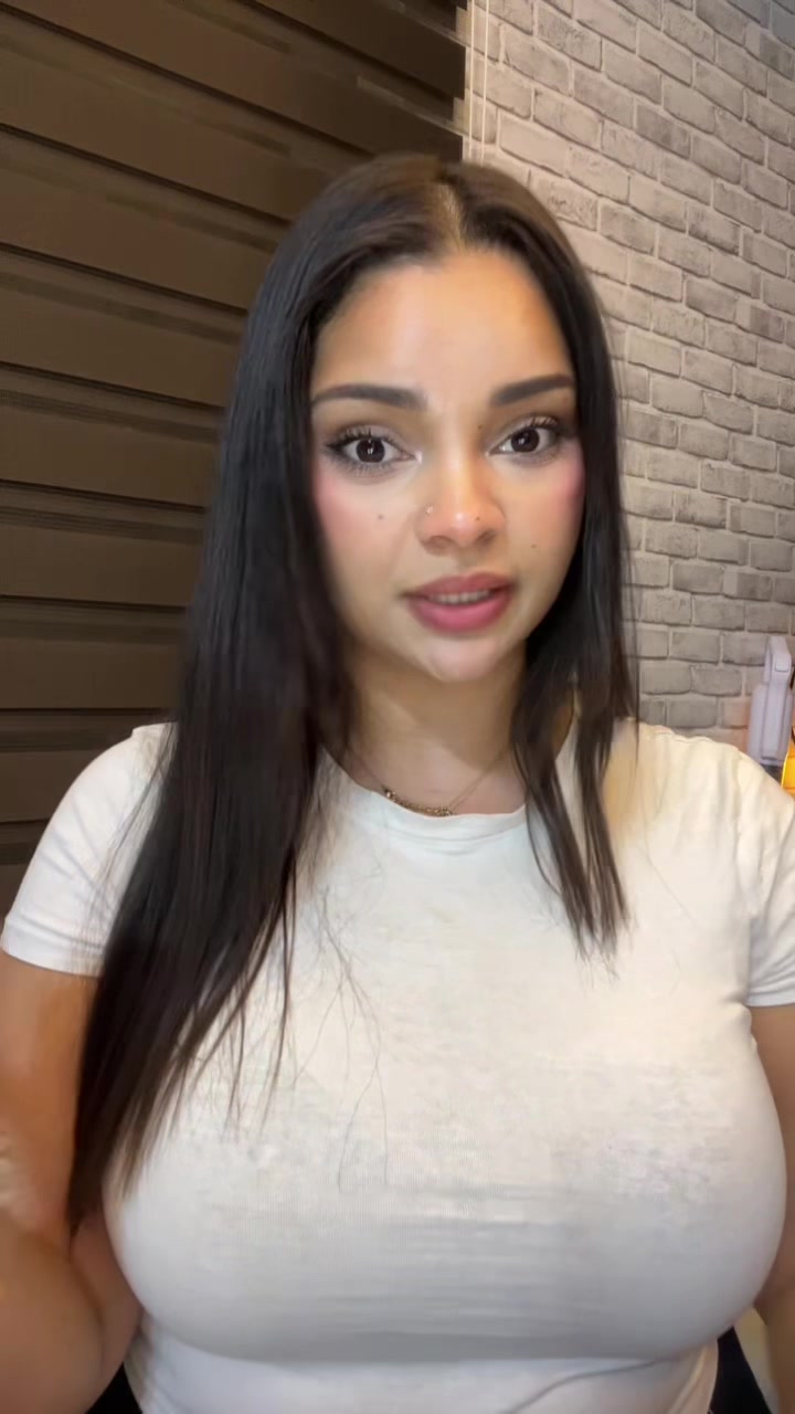 @AM&Eacute;LIE 🐬🥥🌺