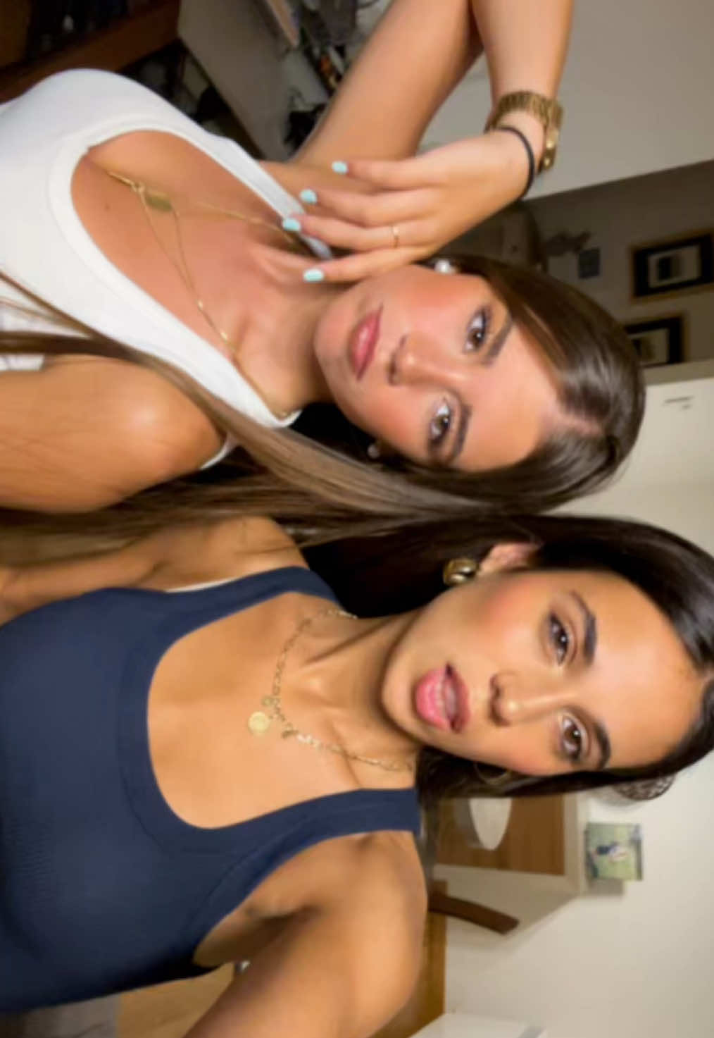 @norazoaz?