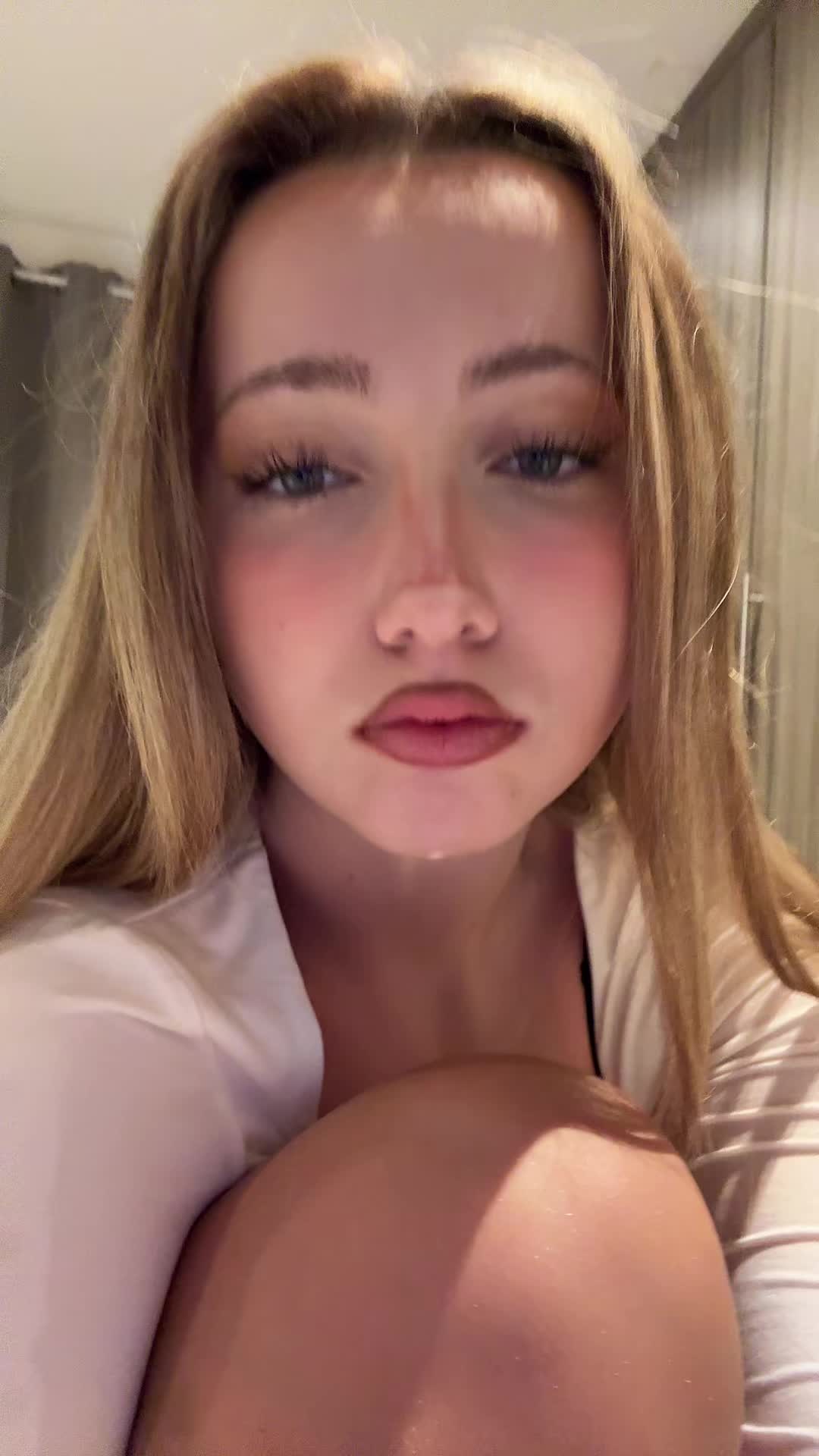 @BumblePheeb ᖭ༏ᖫ🦋